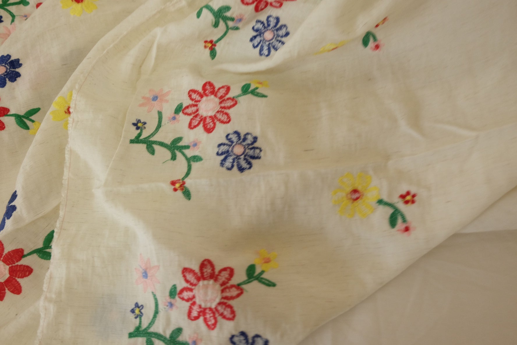 Embroidered Border Linen-Lyocell Blend Fabric – Per Yard