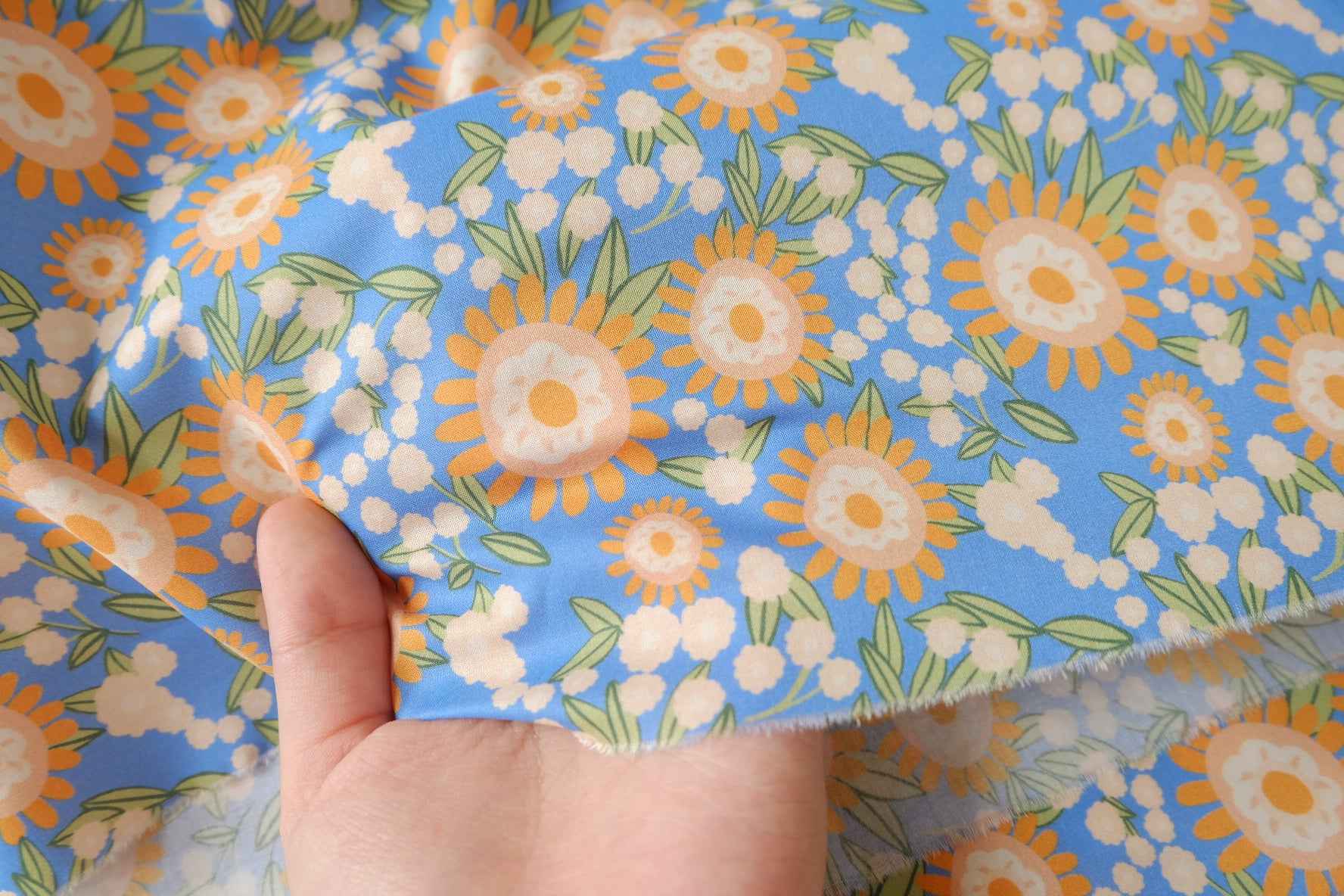 Blue Daisy Print Lightweight Cotton Poplin — 2.19 yd Piece
