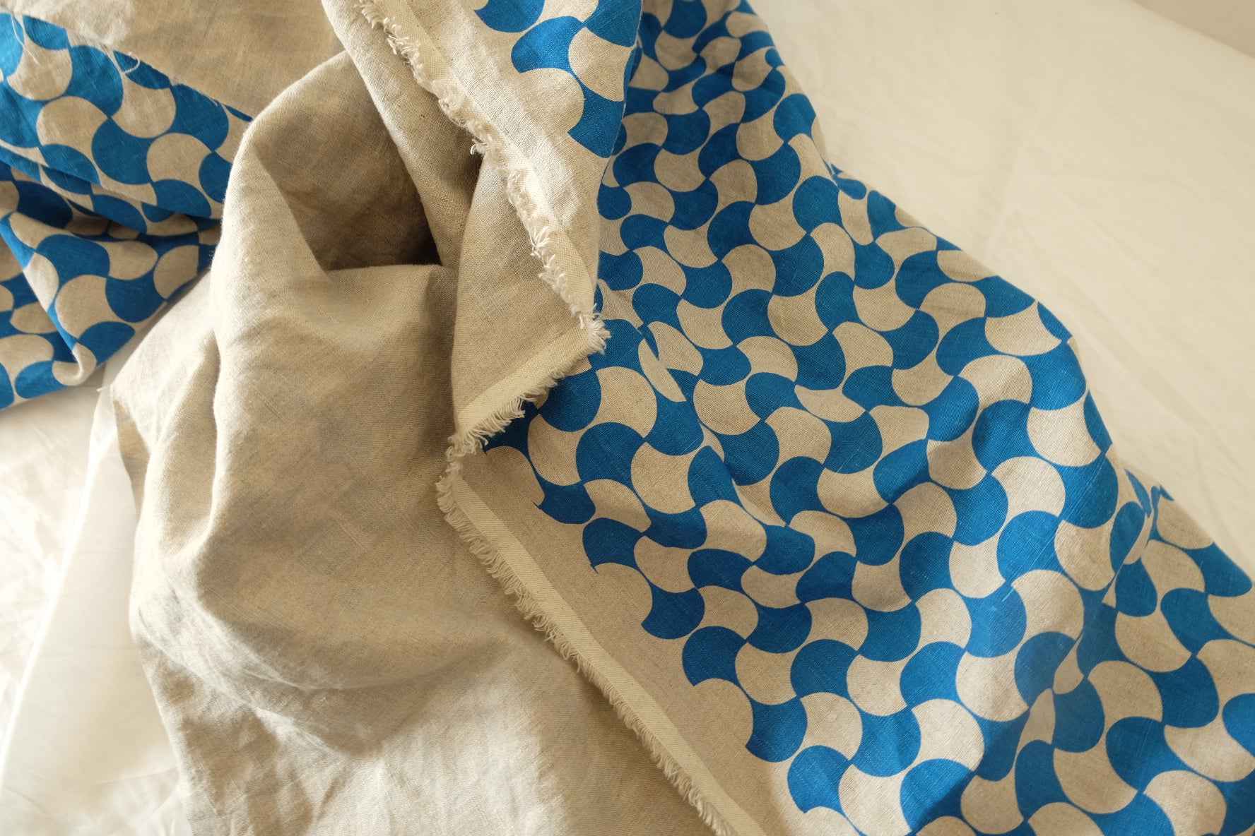 Cobalt Waves Rain-Dew Linen – 1.64 yd