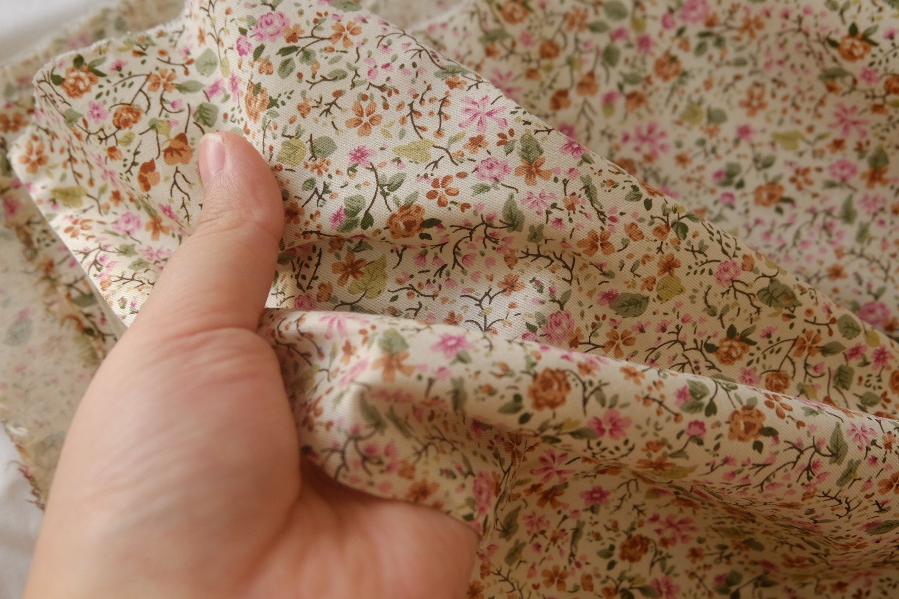 Vintage Ditsy Floral Cotton Twill – 2.2 yd