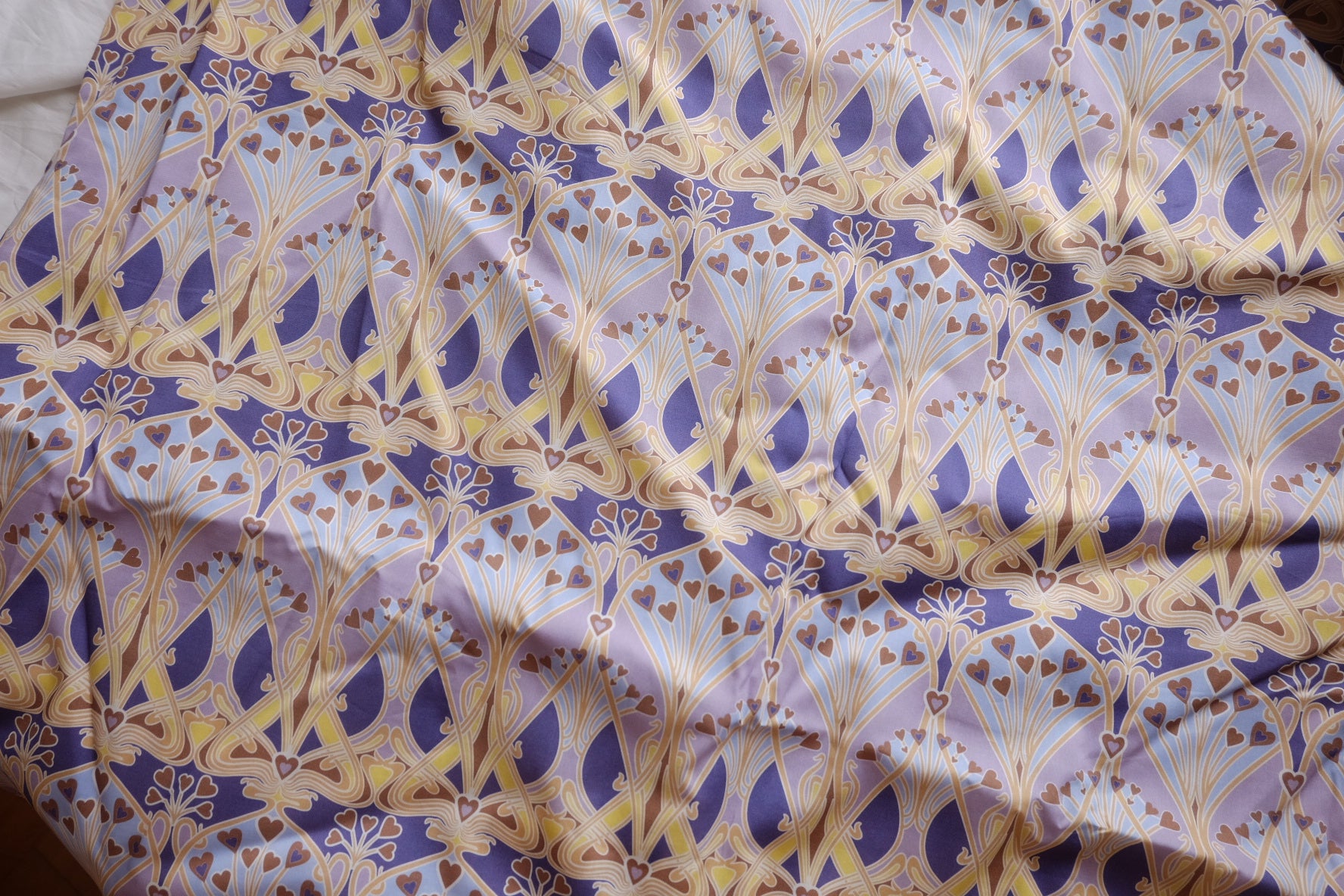 Art Nouveau 100s Cotton Lawn – 2.2 yd