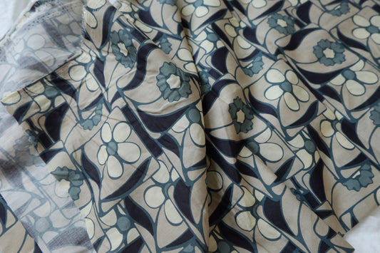 Blue Grey Retro Floral Cotton Lawn — 1 yd