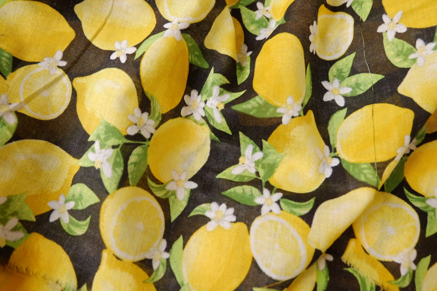 Lemon Print Lightweight Cotton Fabric, 3.28 Yards
