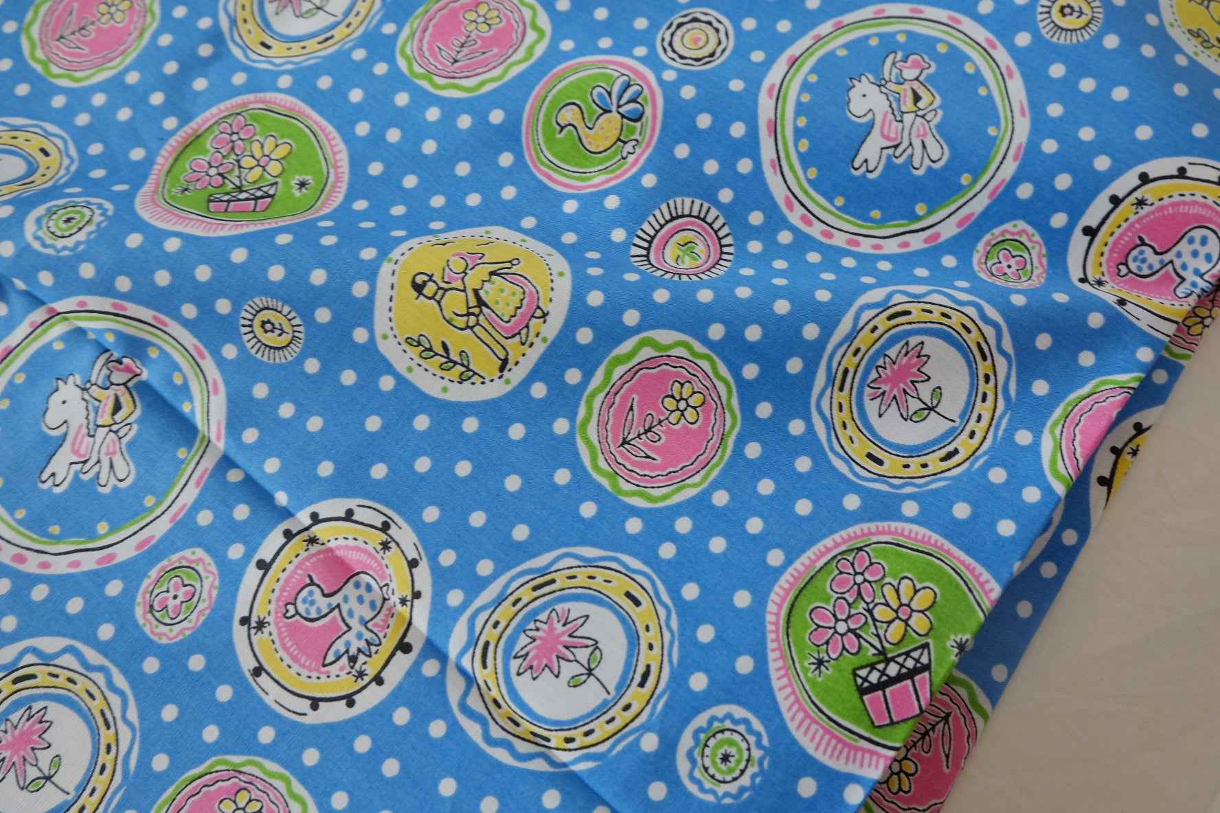 Storybook Medallion Cotton Cloth — 2.19 yd