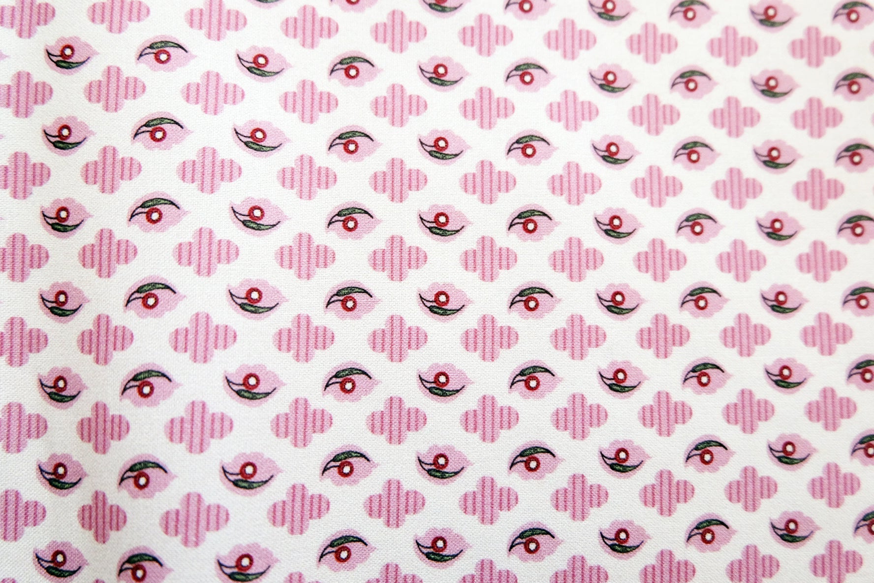 80s Cotton Print – Abstract Eye & Clover Motif - 1.9 yds - BUBBO