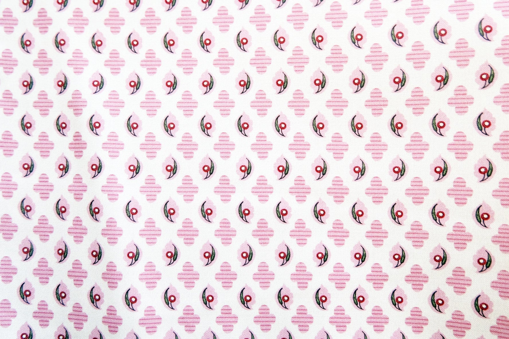 80s Cotton Print – Abstract Eye & Clover Motif - 1.9 yds - BUBBO