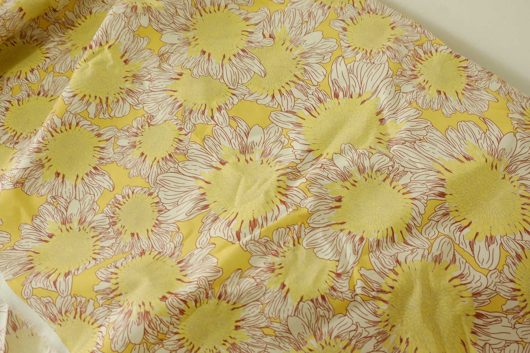 Yellow Daisy Silky Cotton Poplin Fabric - 1.6 yd