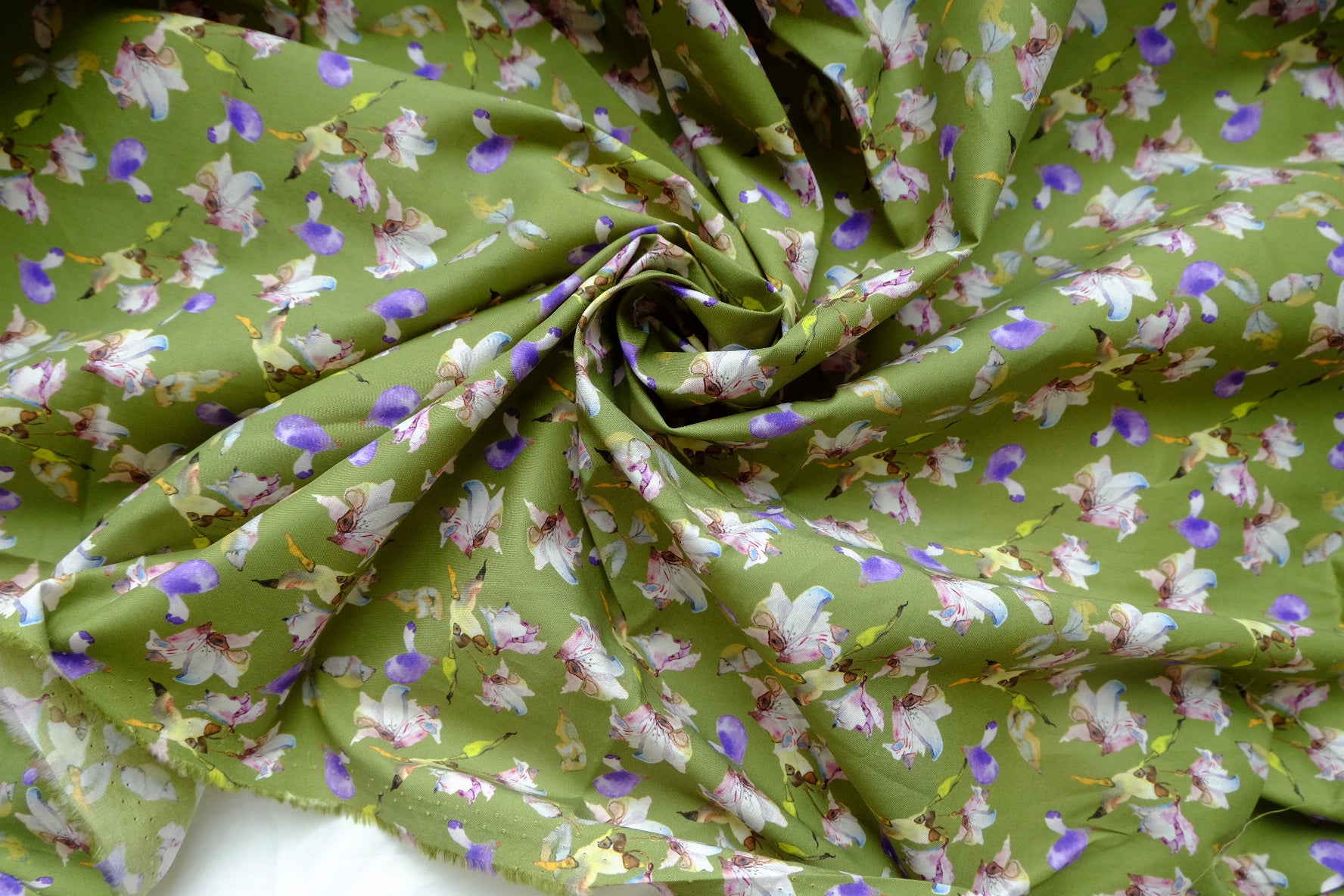 Hummingbird Floral Cotton Lawn Fabric - 2.7 yd