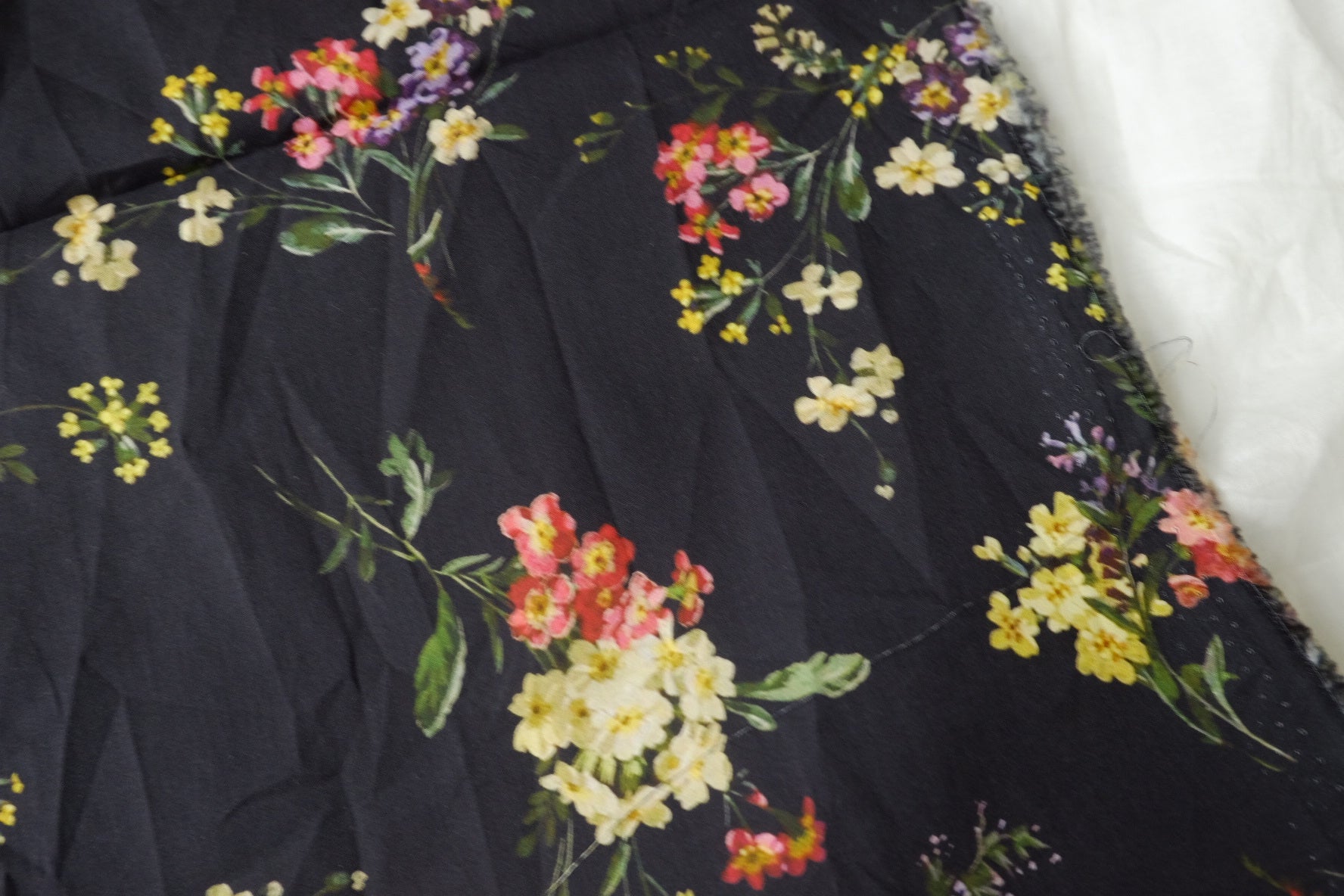 Dark Vintage Floral Cotton Poplin Fabric, Lightweight 60s Cotton, 2.3 Yards