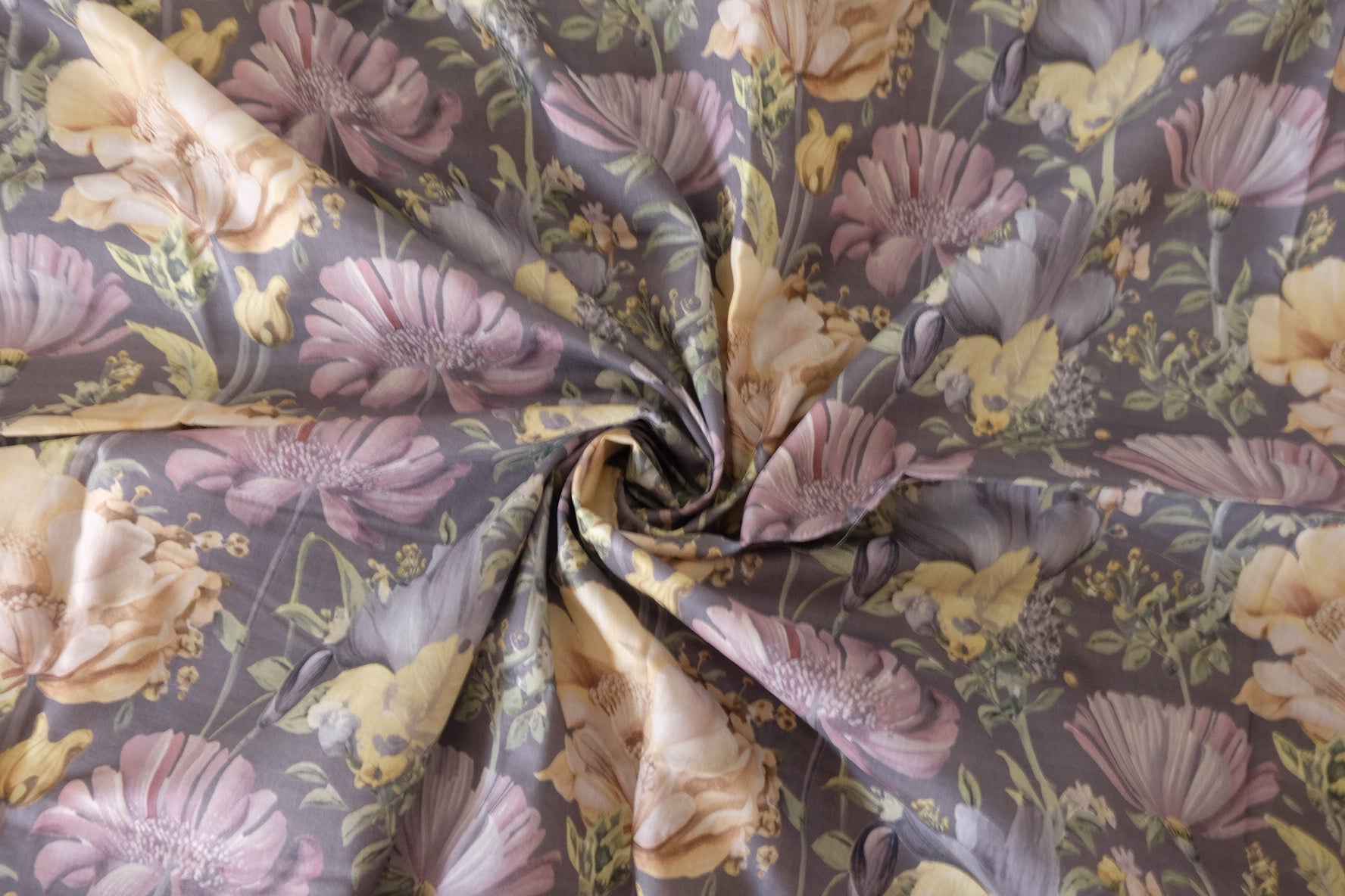 Soft Vintage Floral Cotton Lawn Fabric – 3.3 yd