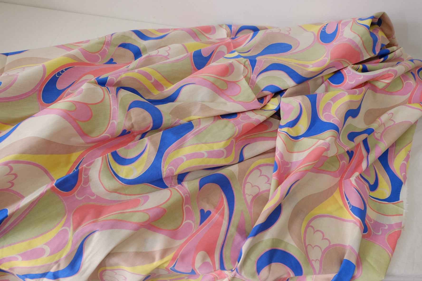 Retro Swirl Light Cotton  – 3.3 yd