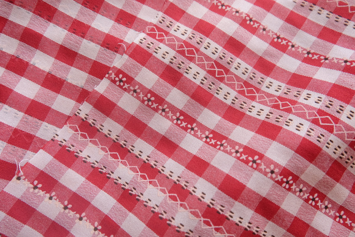 Red Gingham Jacquard Cotton Blend – 1.6 yd