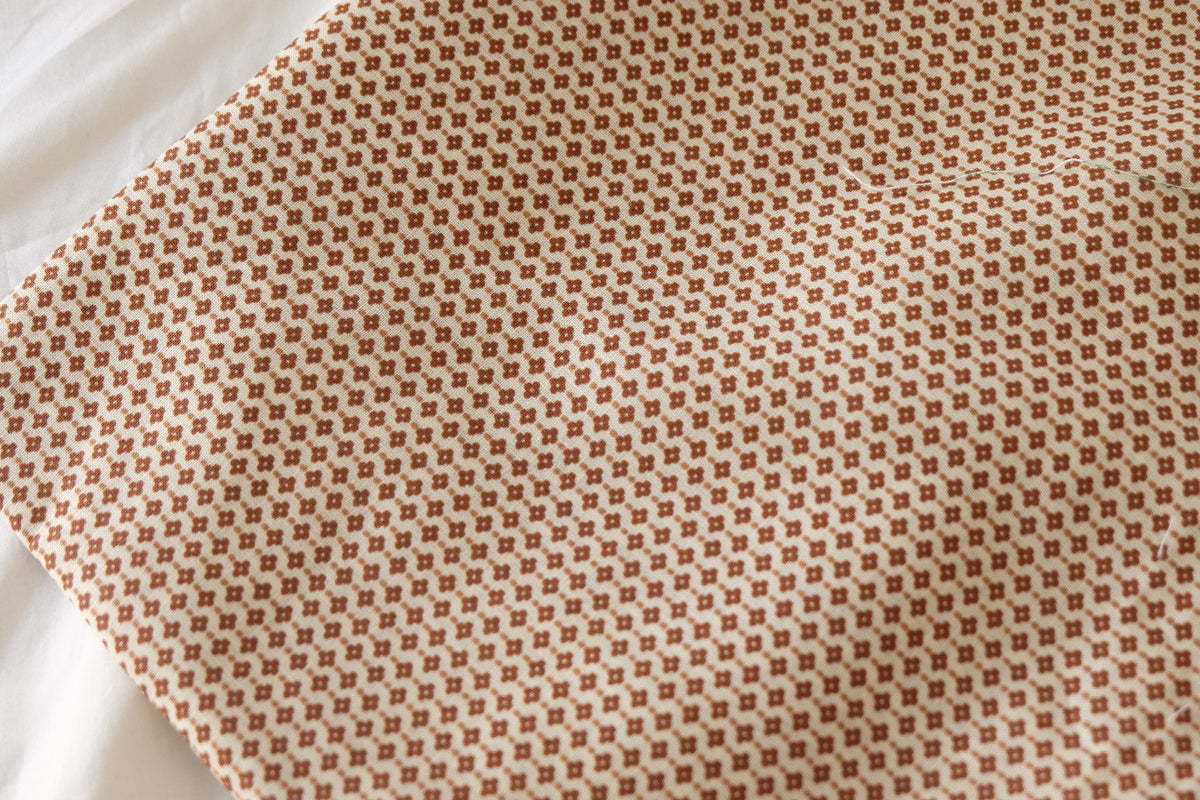 Quiet Brown Micro Floral Linen Cotton – 1.6 yd