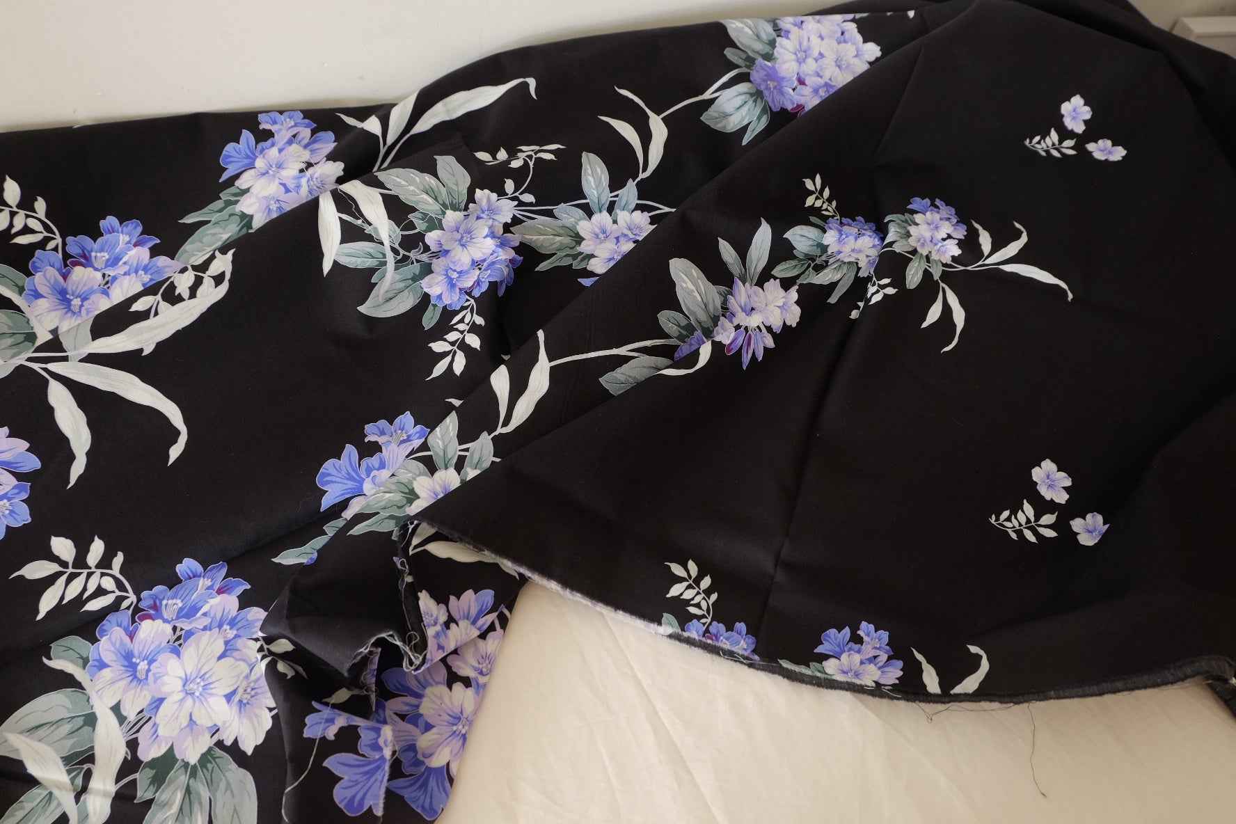 Blue Floral Border Cotton Poplin Fabric – 3.3 yd