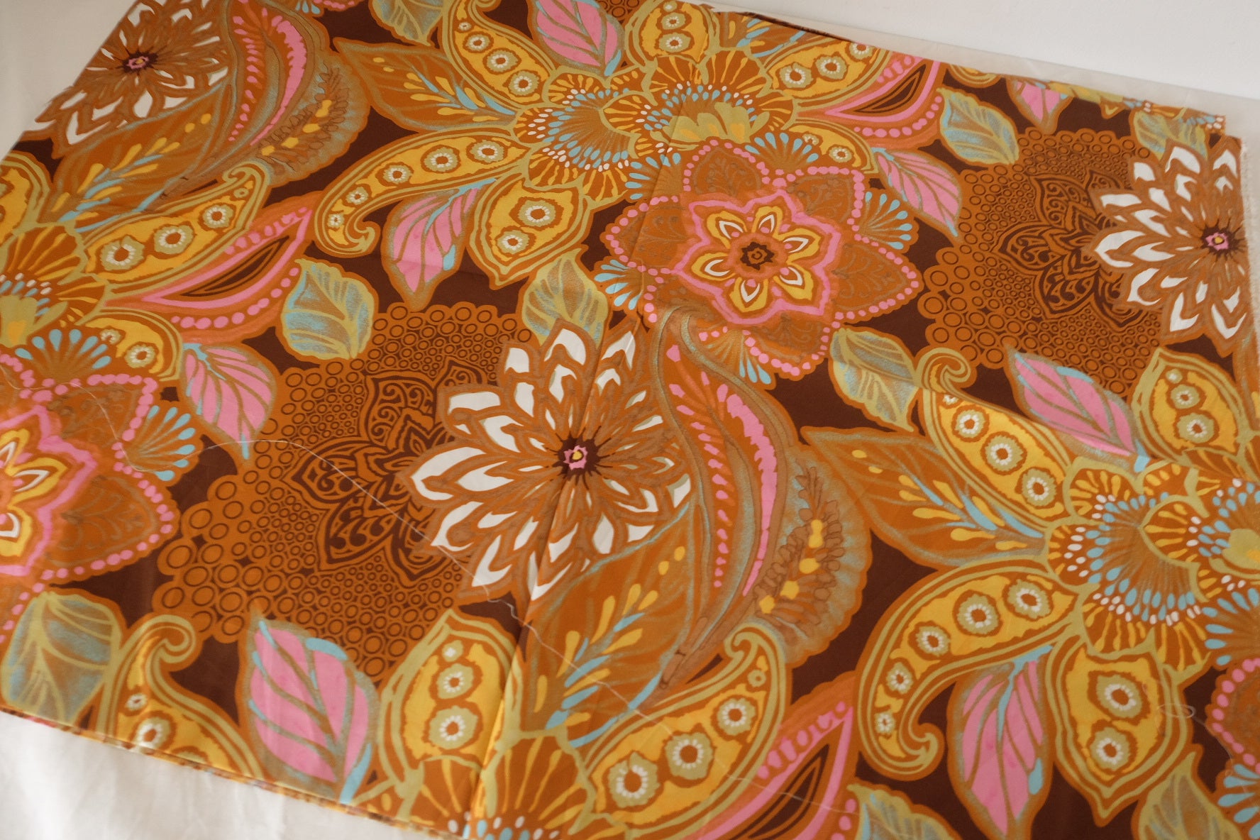 Retro Paisley Floral Long-Staple Cotton Fabric – 2.2 yd