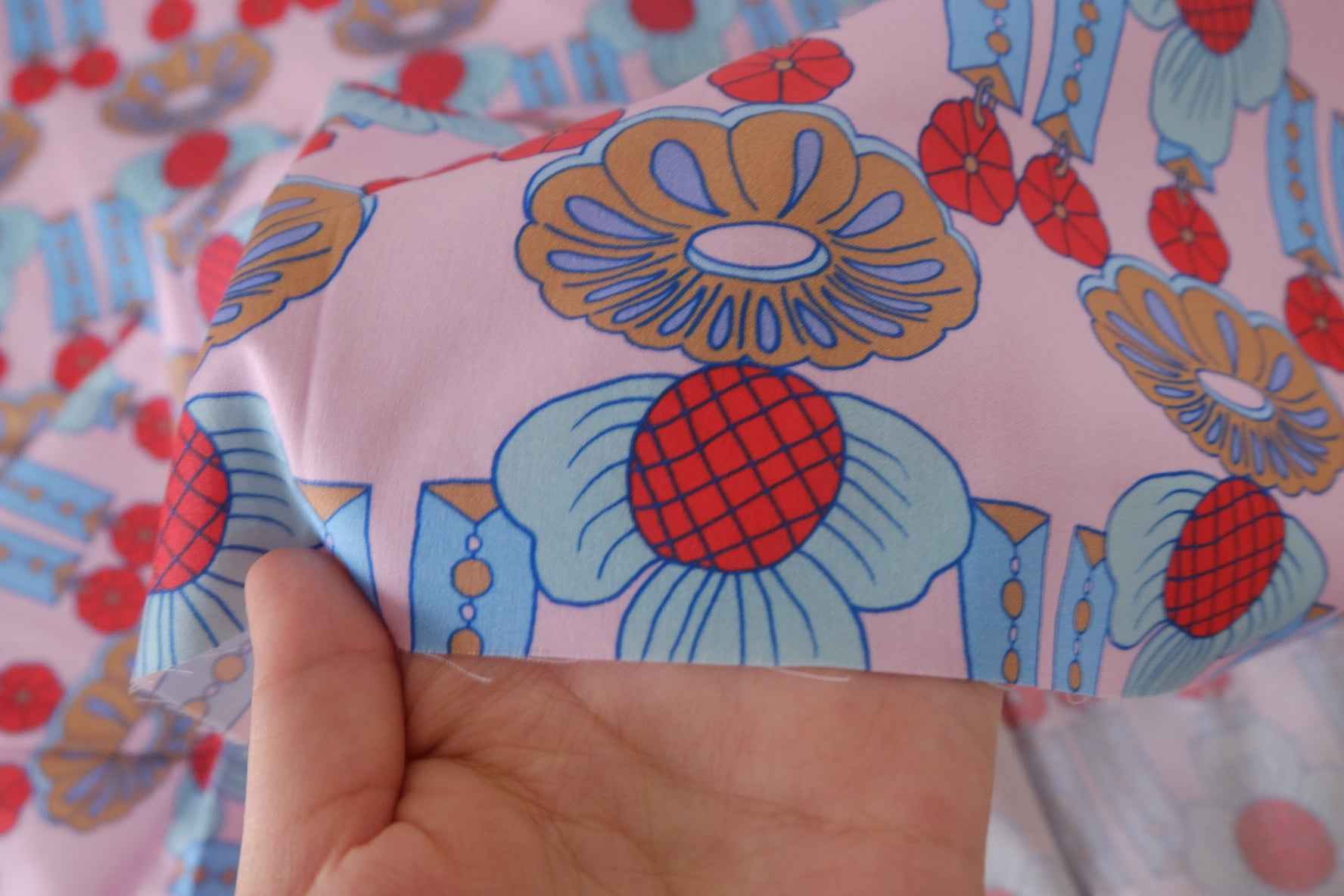 Retro Geometric Floral Cotton Sateen – 1.6 yd
