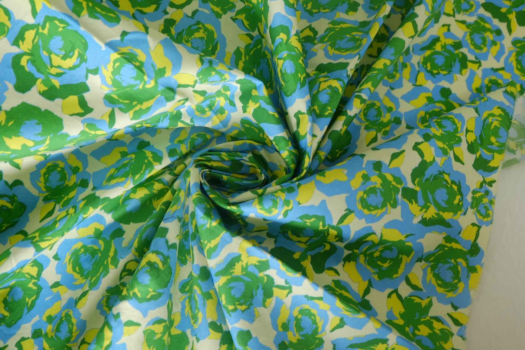 Blue Green Rose 60s Cotton Poplin Fabric – 3.3 Yards