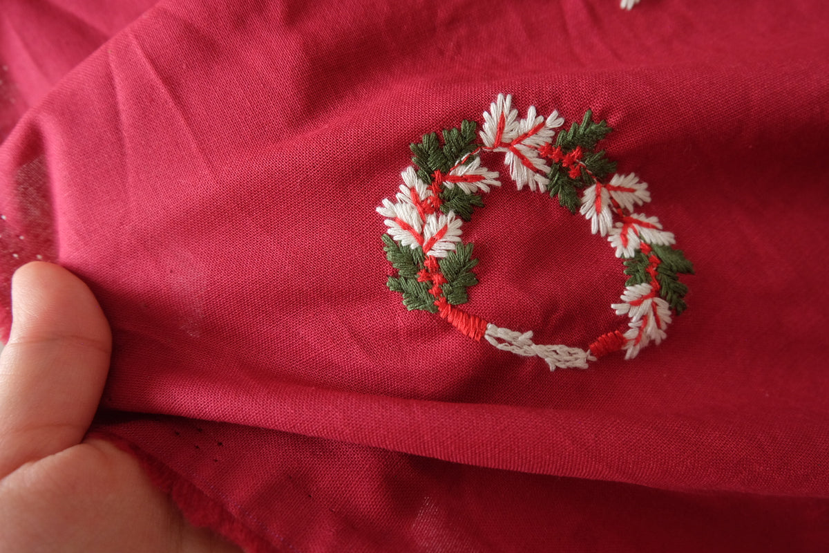 Christmas Wreath Embroidered Cotton Linen – 0.55 yd