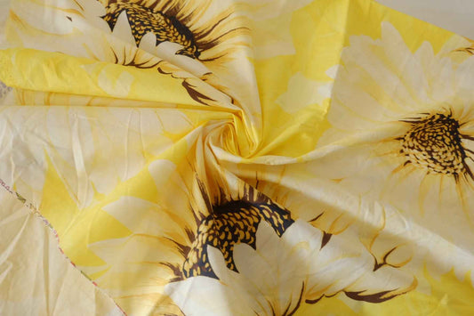 Yellow Daisy 60s Cotton Poplin Fabric – Oversized Floral Print – 1 yd