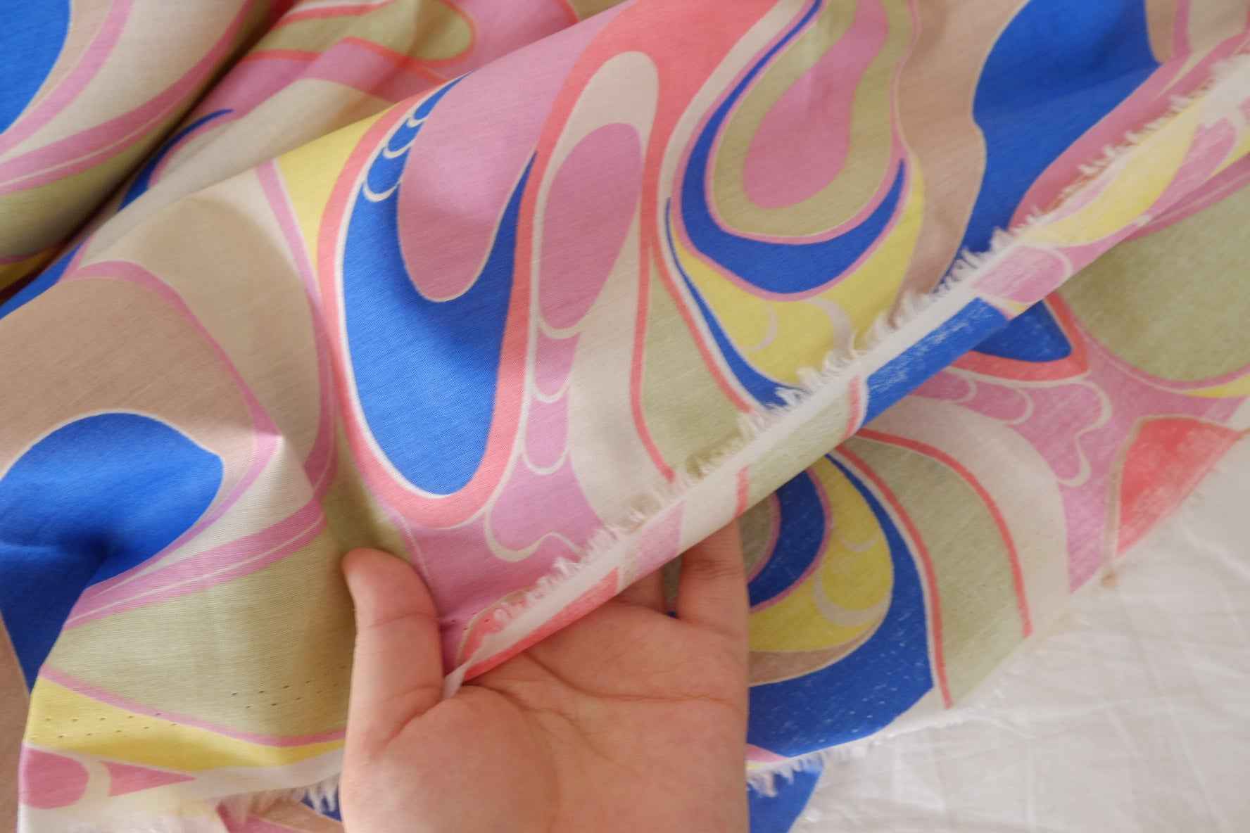Retro Swirl Light Cotton  – 3.3 yd