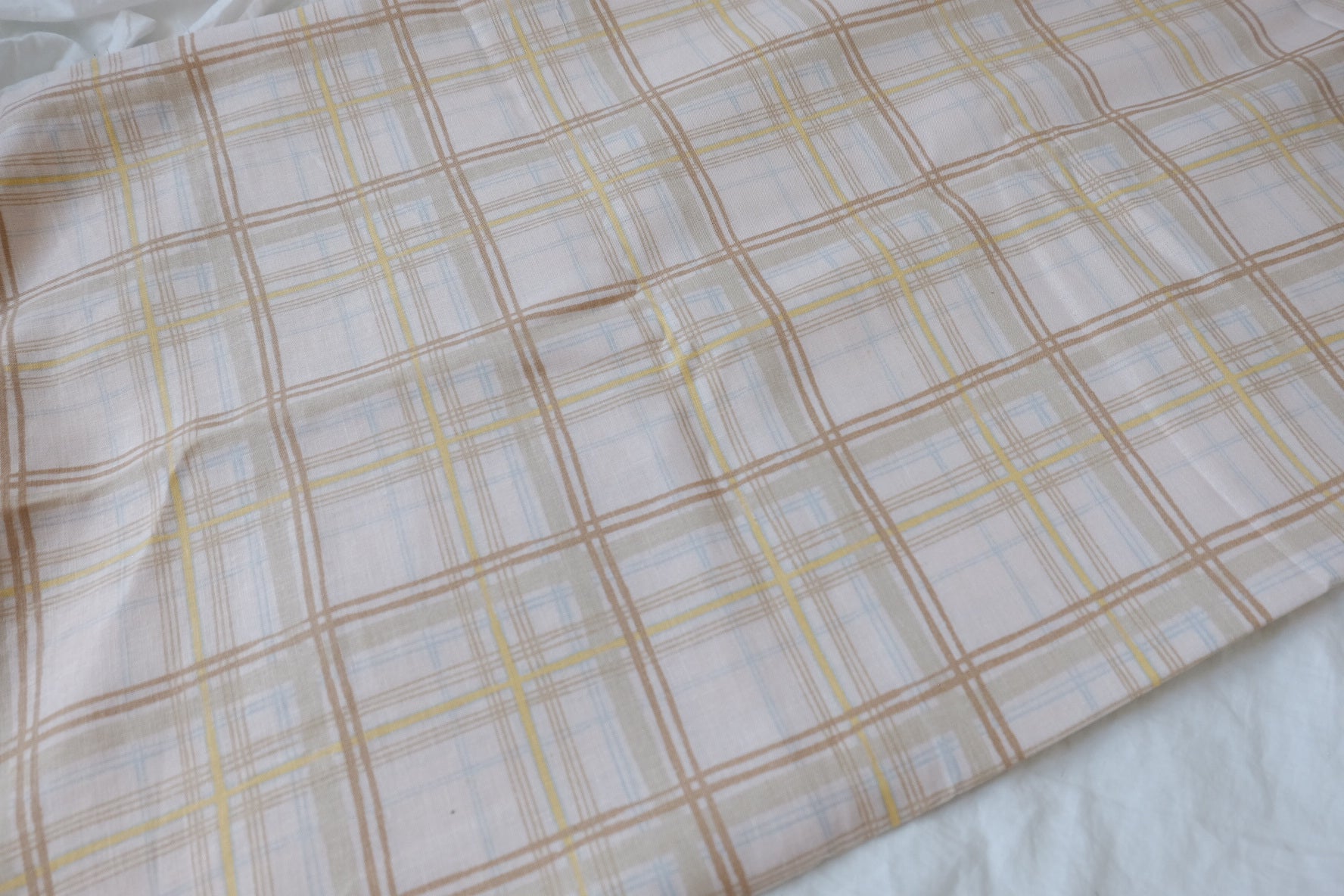 Fresh Plaid Yarn-Dyed Linen-Cotton Fabric - 1.64 yd