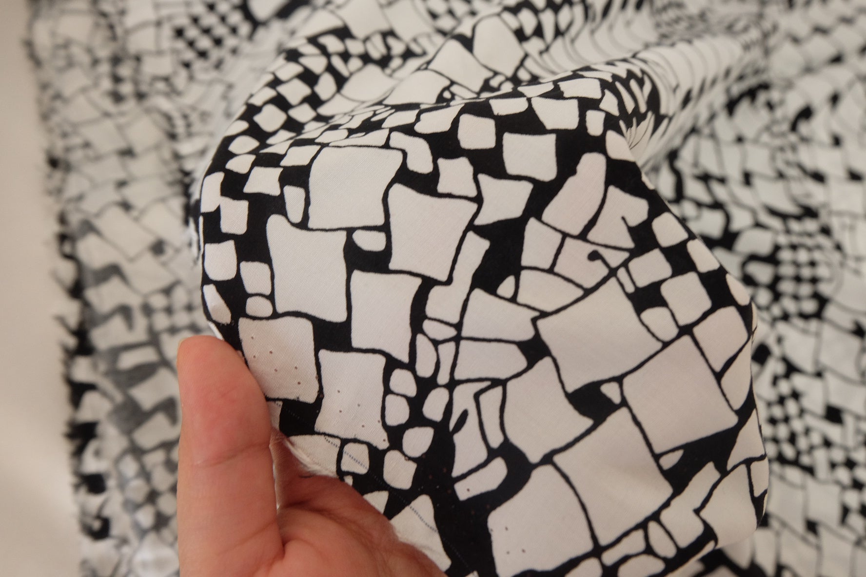 Black & White Abstract Geometric Rayon Challis Fabric – 1.6 yd