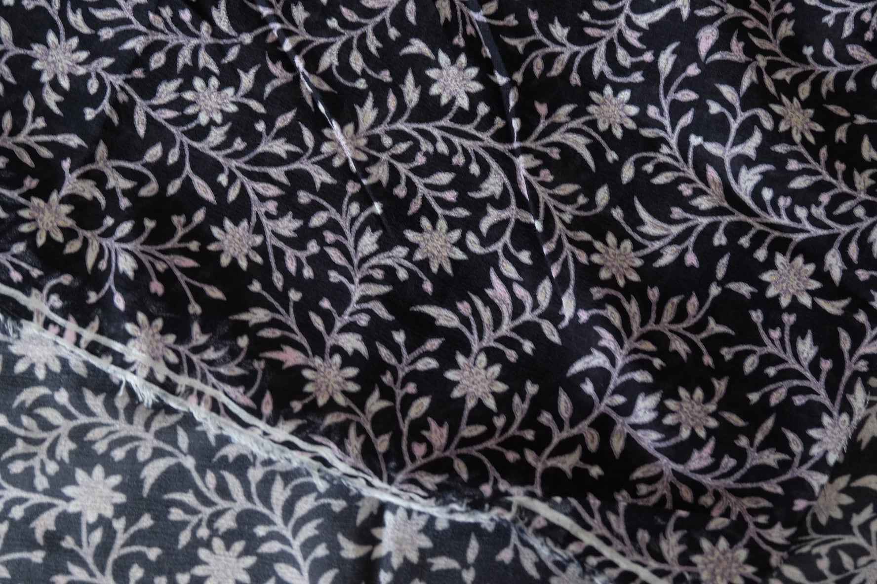 Black Vine Floral Cotton Linen Fabric-1.64 yd/2.2 yd