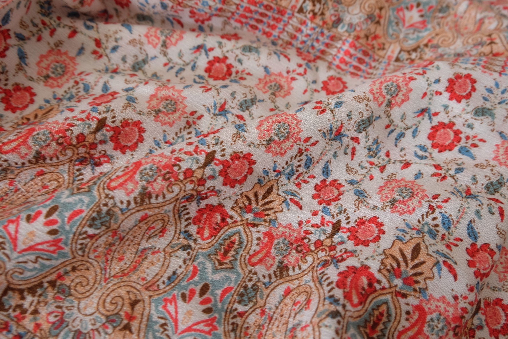 Vintage Paisley Border Print Rayon Fabric – 3.3 yd