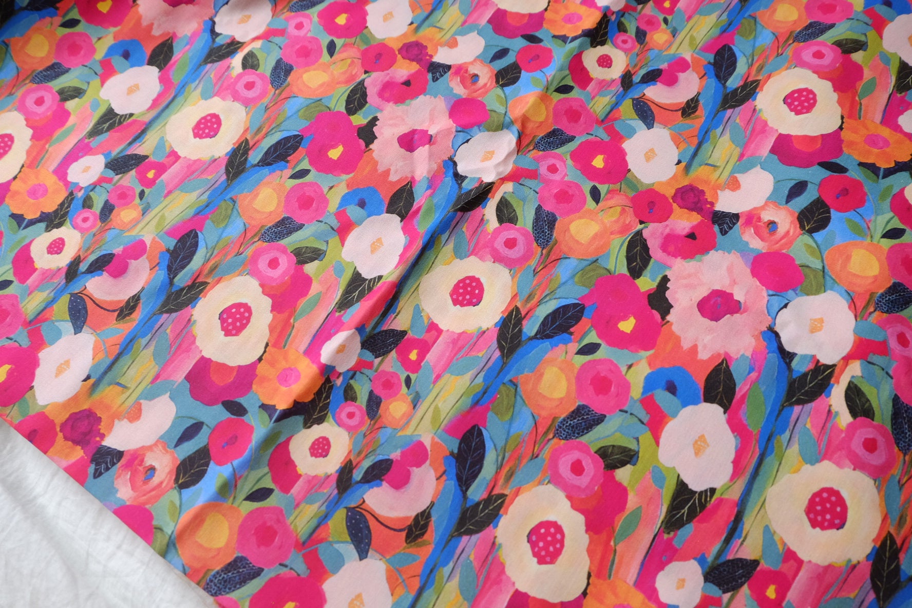 Bright Painterly Floral 60s Cotton Poplin — 2.19 yd