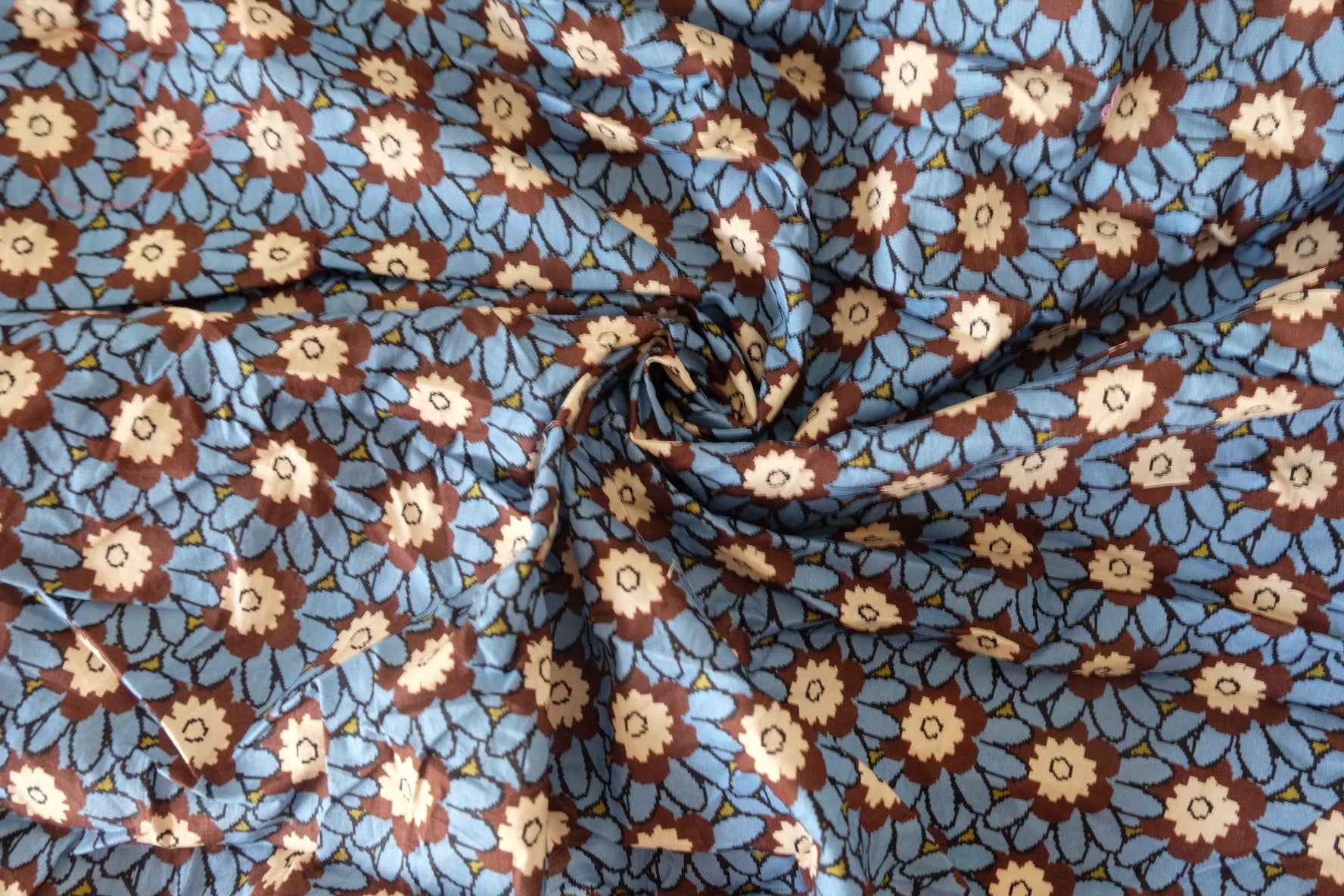 Retro Geometric Floral Cotton Poplin Fabric – 3.3 yd