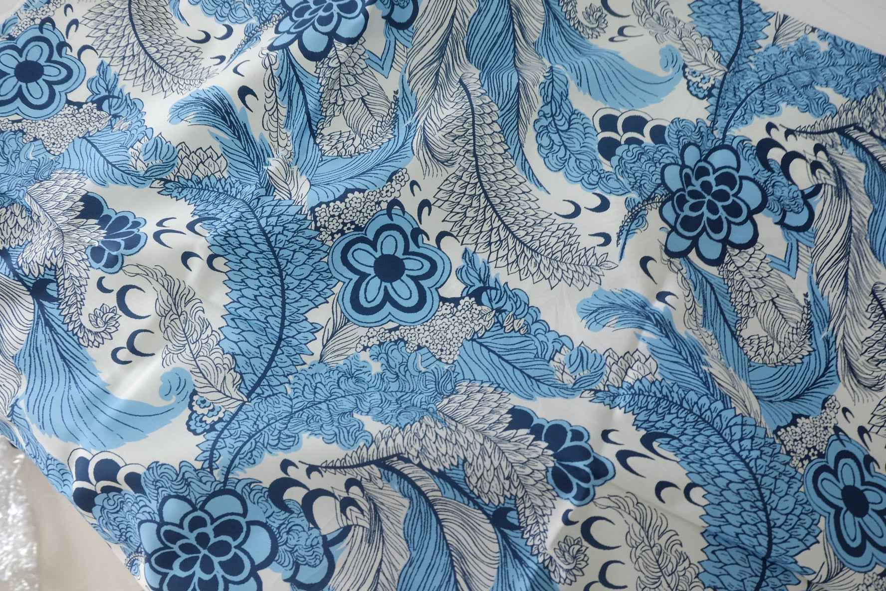 Blue Botanical Garden Cotton Lawn – 2.2 yd / 3.3 yd