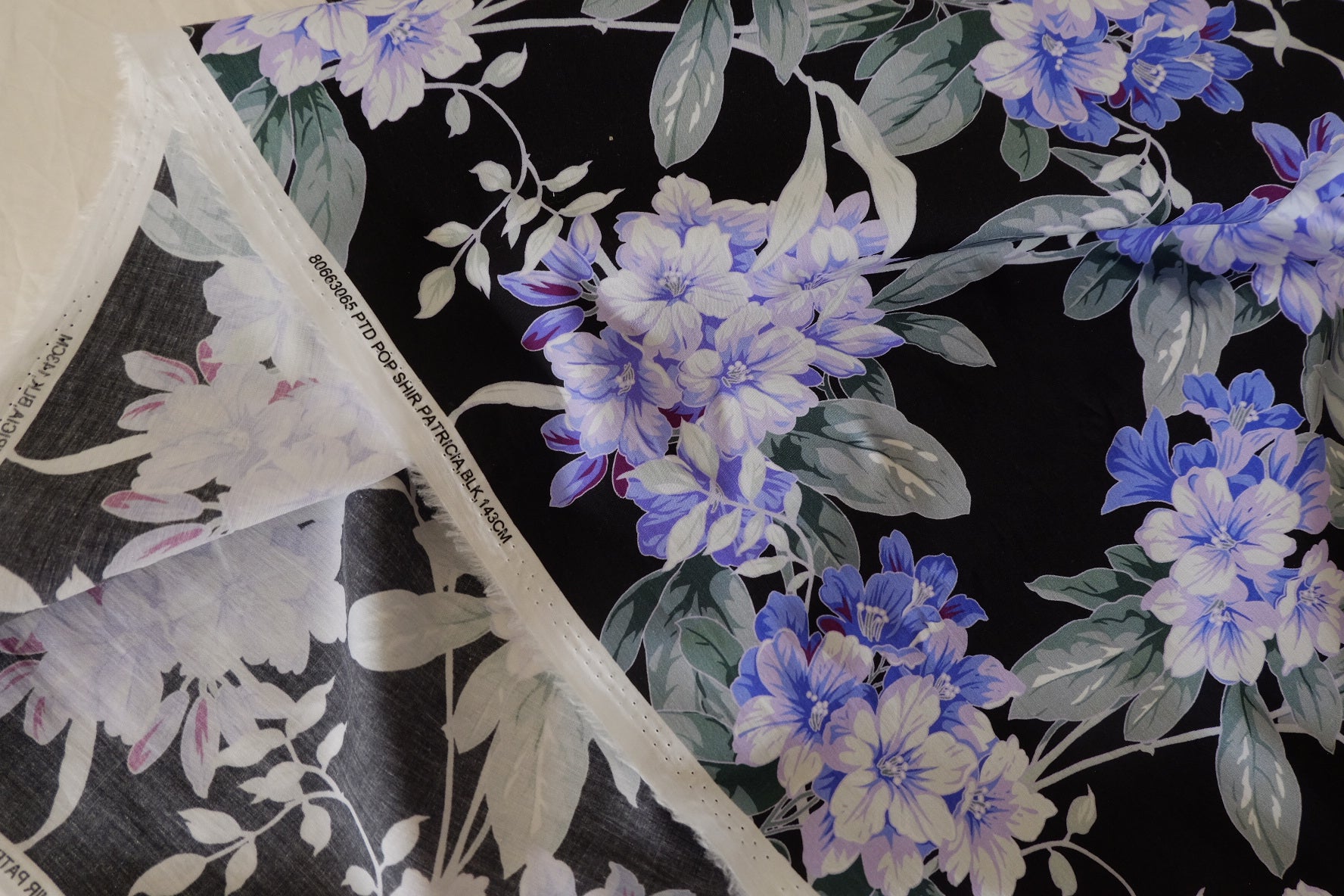 Blue Floral Border Cotton Poplin Fabric – 3.3 yd