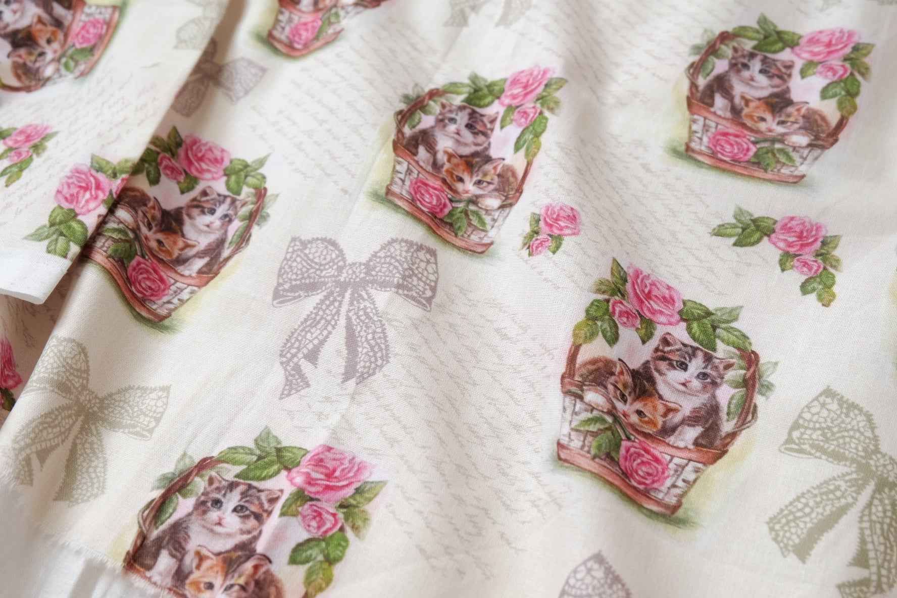 Kittens & Roses Quilting Cotton, 20s Plain Weave, 1.09 Yards