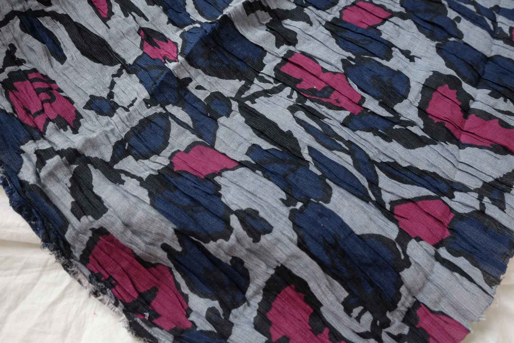 Japanese Crinkle Floral Fine Linen Fabric - 1.64 yd