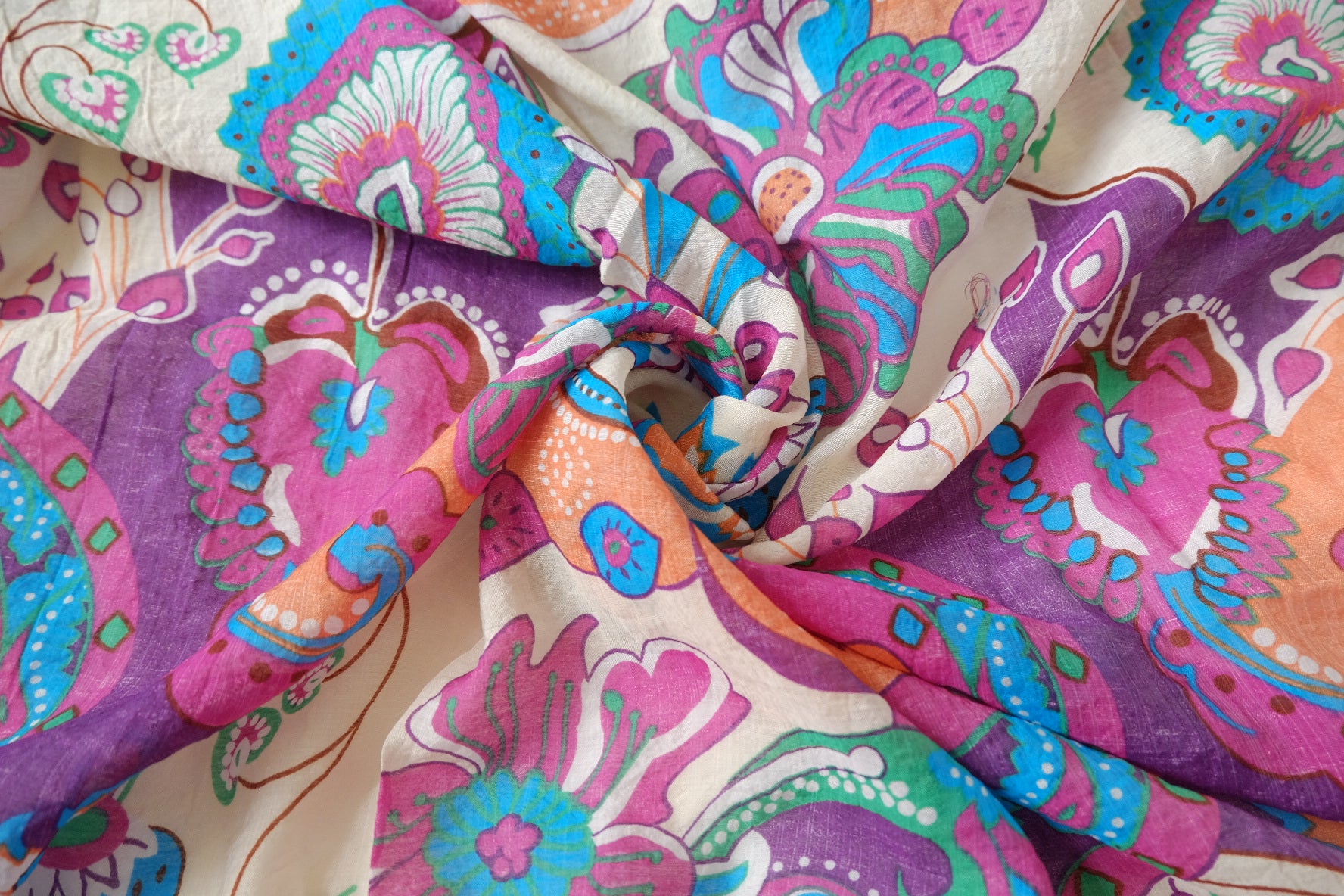 Bold Paisley Tencel Cotton Fabric – Soft, Airy Vintage Dress Fabric (3.28 yards)