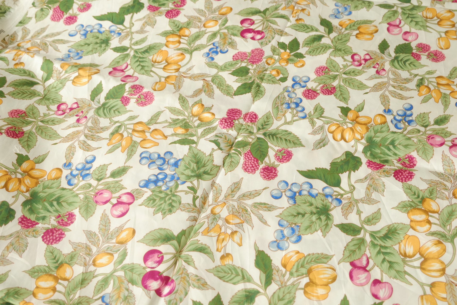 Vintage Orchard Cotton Sateen Fabric, Midweight 60s Cotton, 2.19 Yards