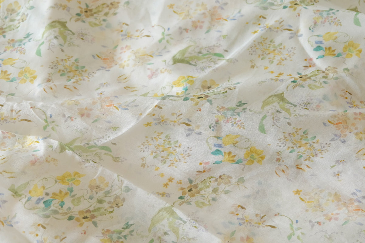 Spring Meadow – Delicate Floral Viscose Fabric – 3.28 yd