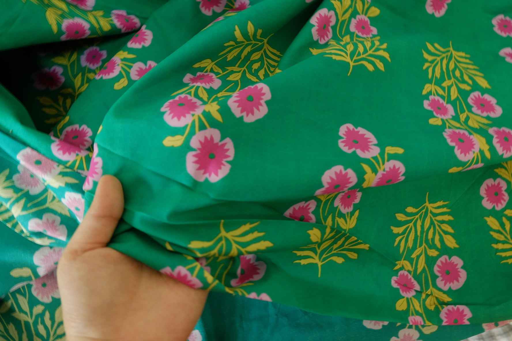 Emerald Pink Floral 60s Cotton Poplin Fabric – 3.1 yd