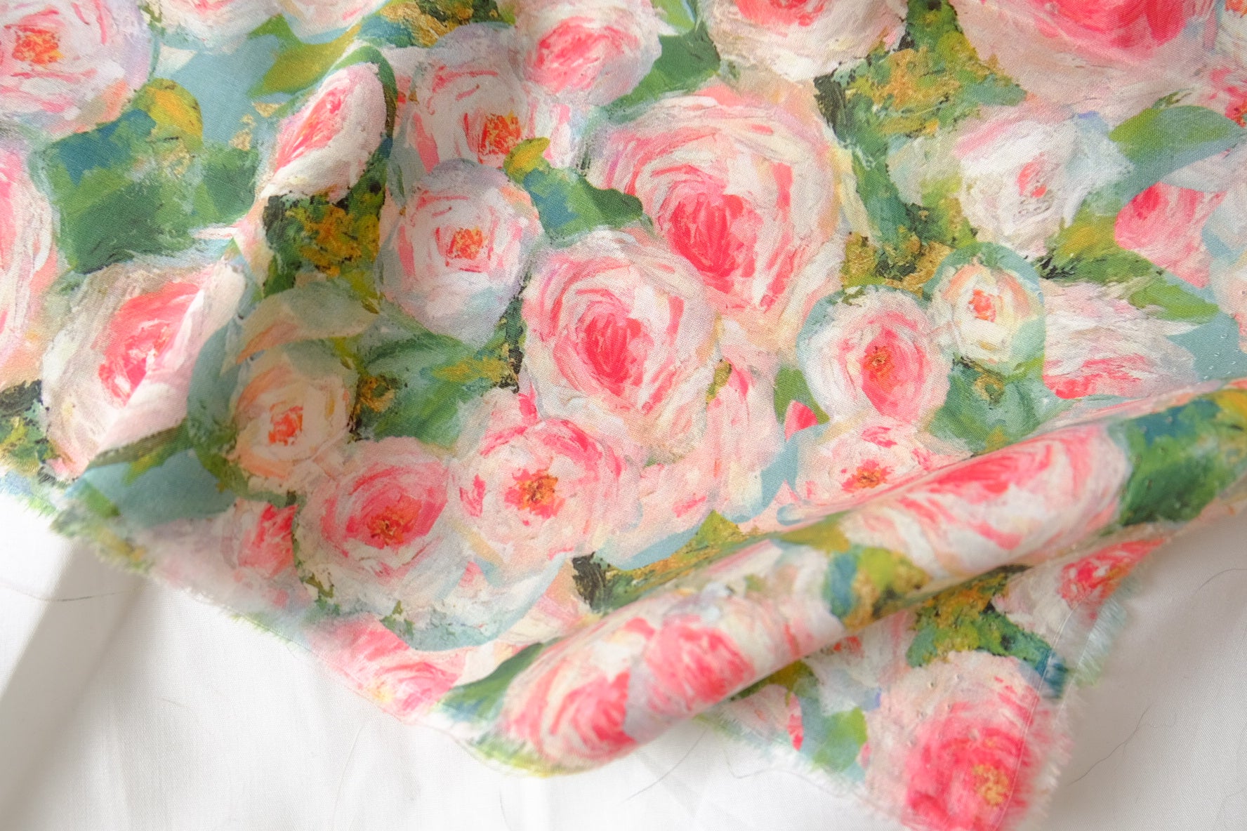 Painterly Rose Garden Cotton Lawn Fabric - 3.28 yd