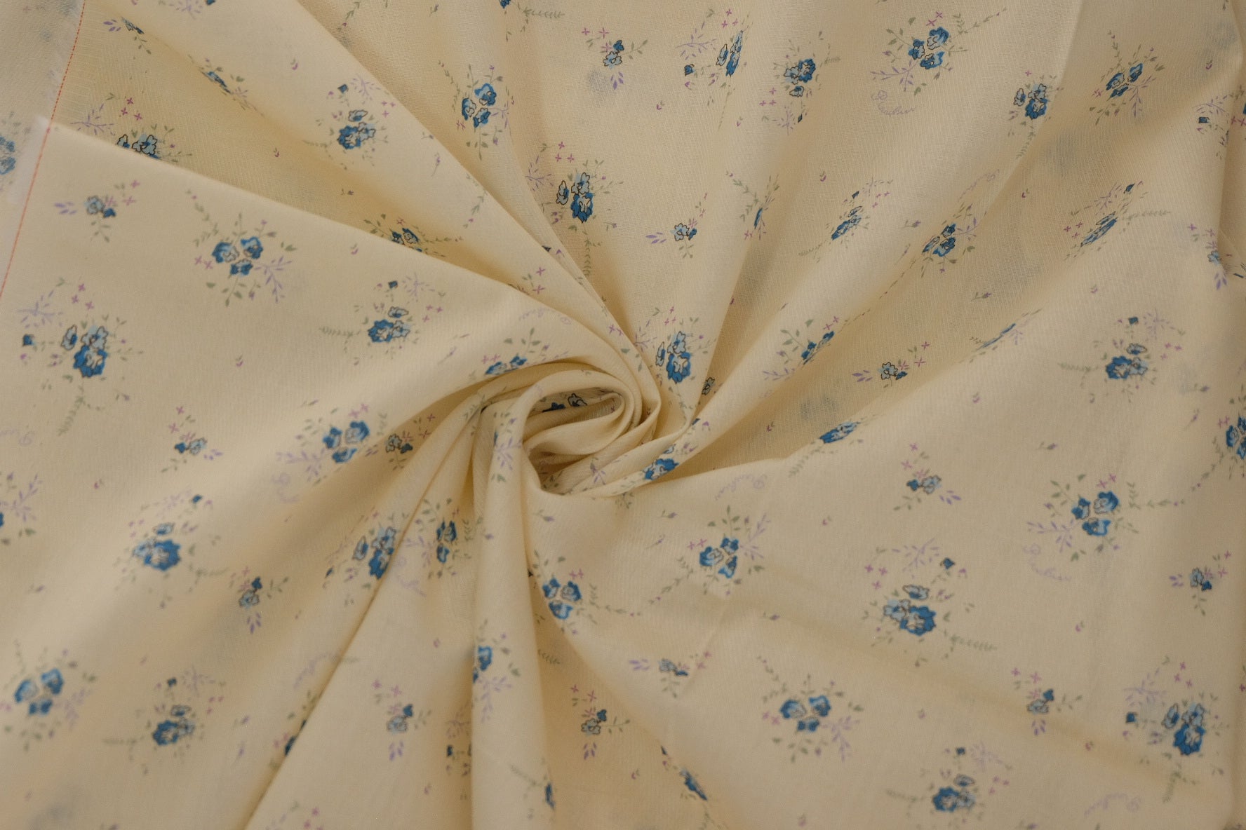 Cream Blue Floral Ramie Cotton Twill – 2.2 yd