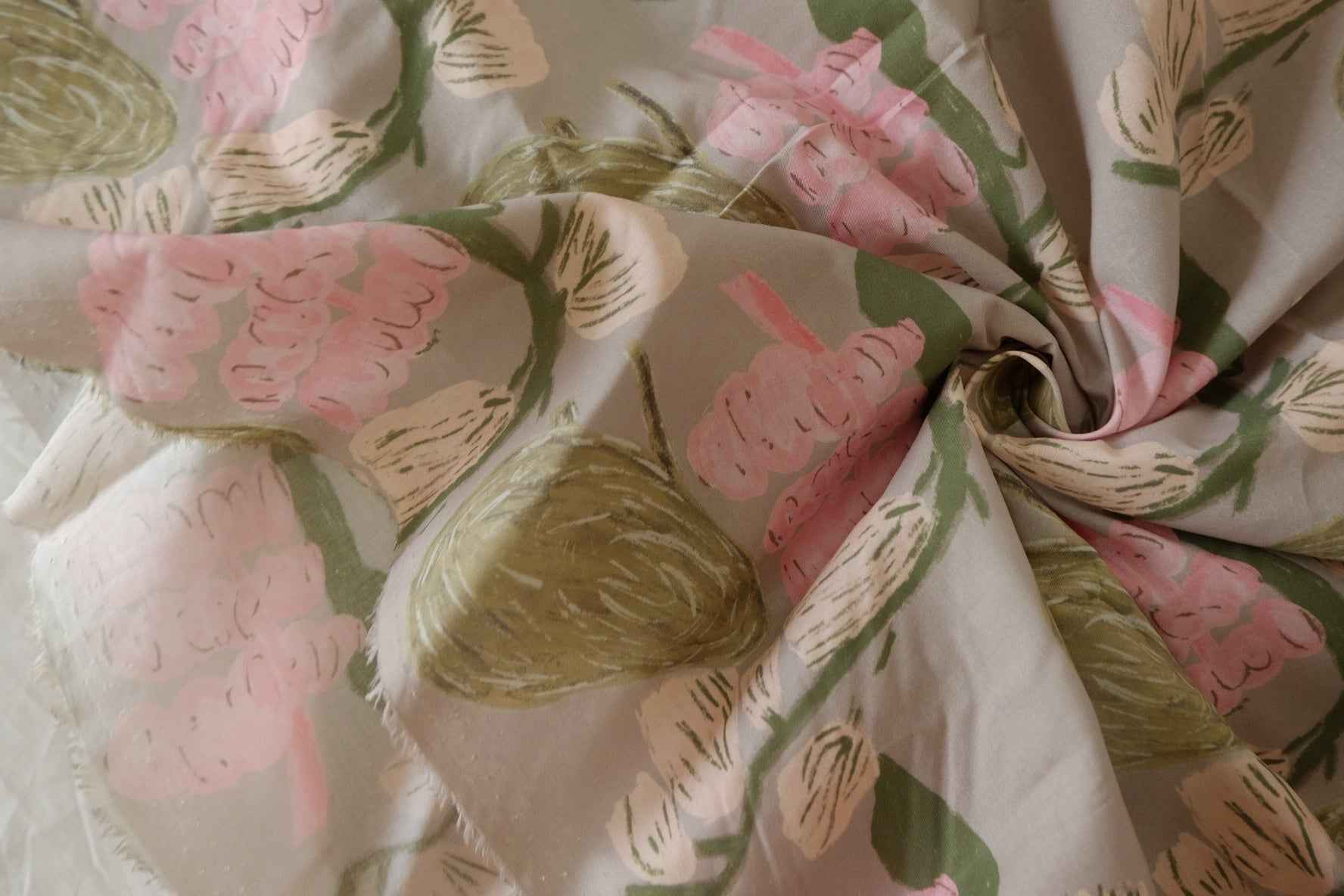 Painterly Botanical Cotton Poplin Fabric – 2.2 yd