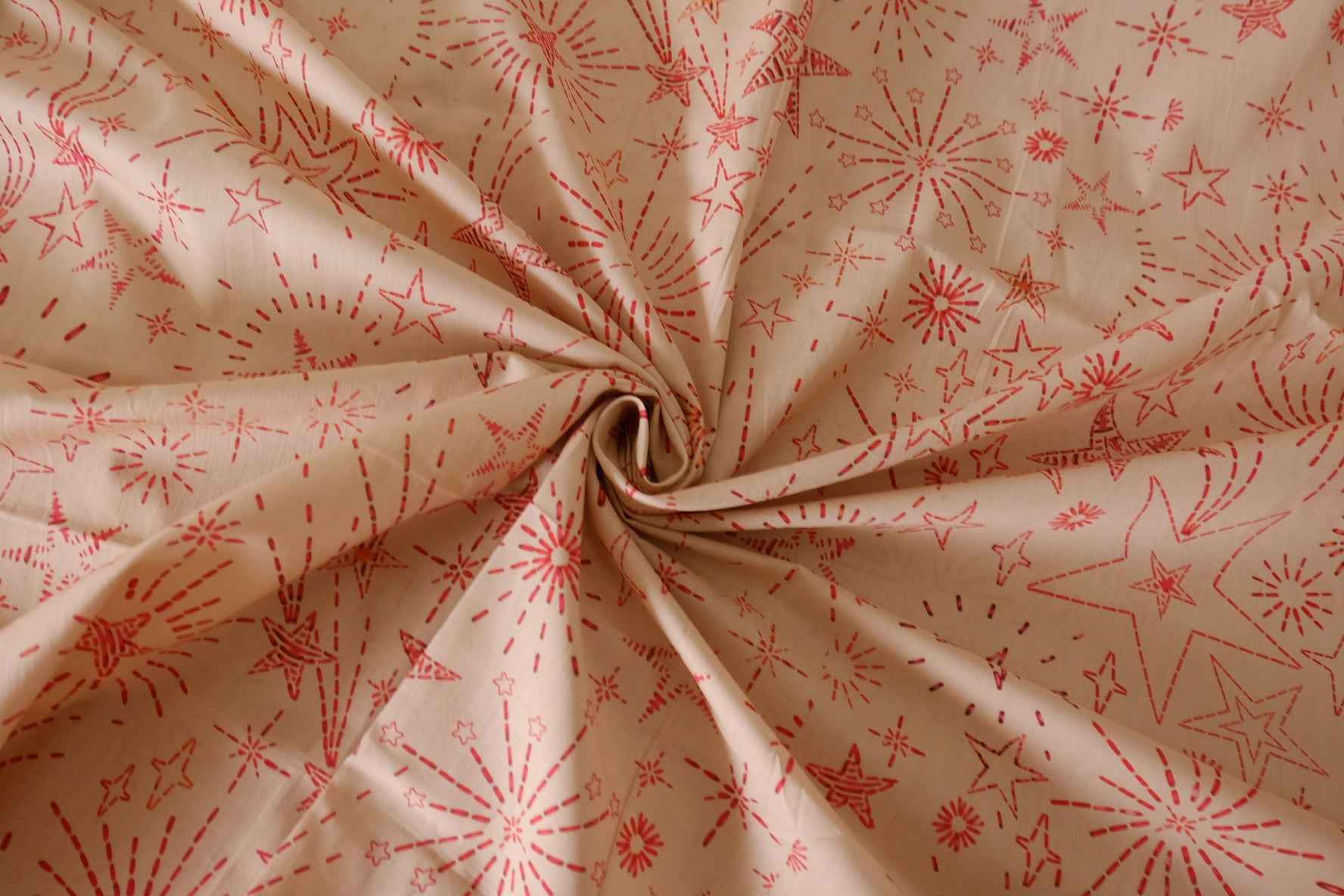 Red Starburst Cotton Lawn Fabric – 3.3 yd