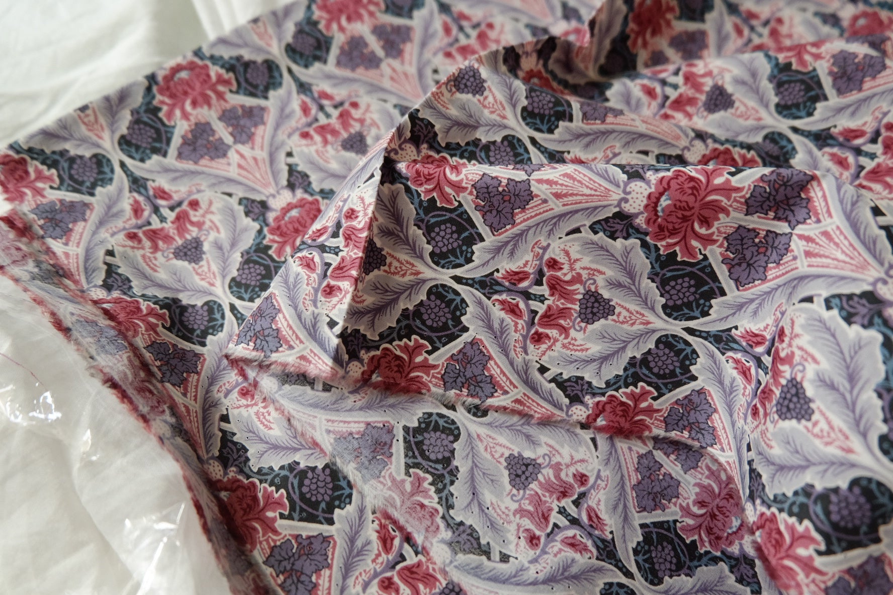 Vintage Floral Cotton Poplin Fabric 3.3 Yards / 2.2 Yards
