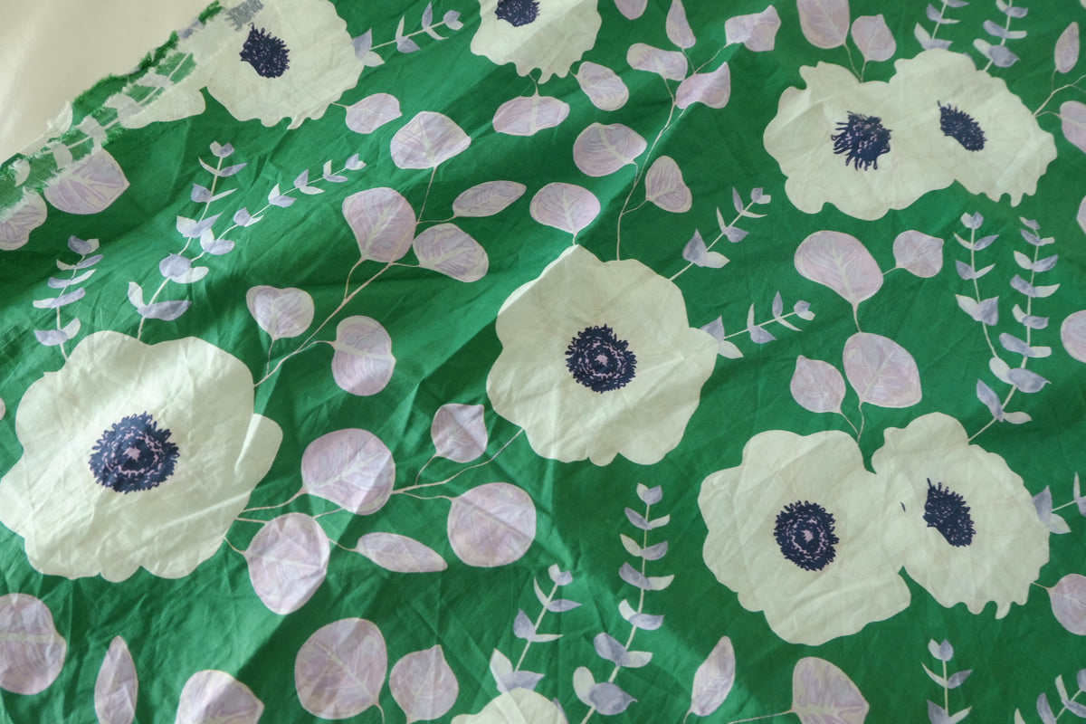 Green Poppy Cotton Lawn – 1.4 yd