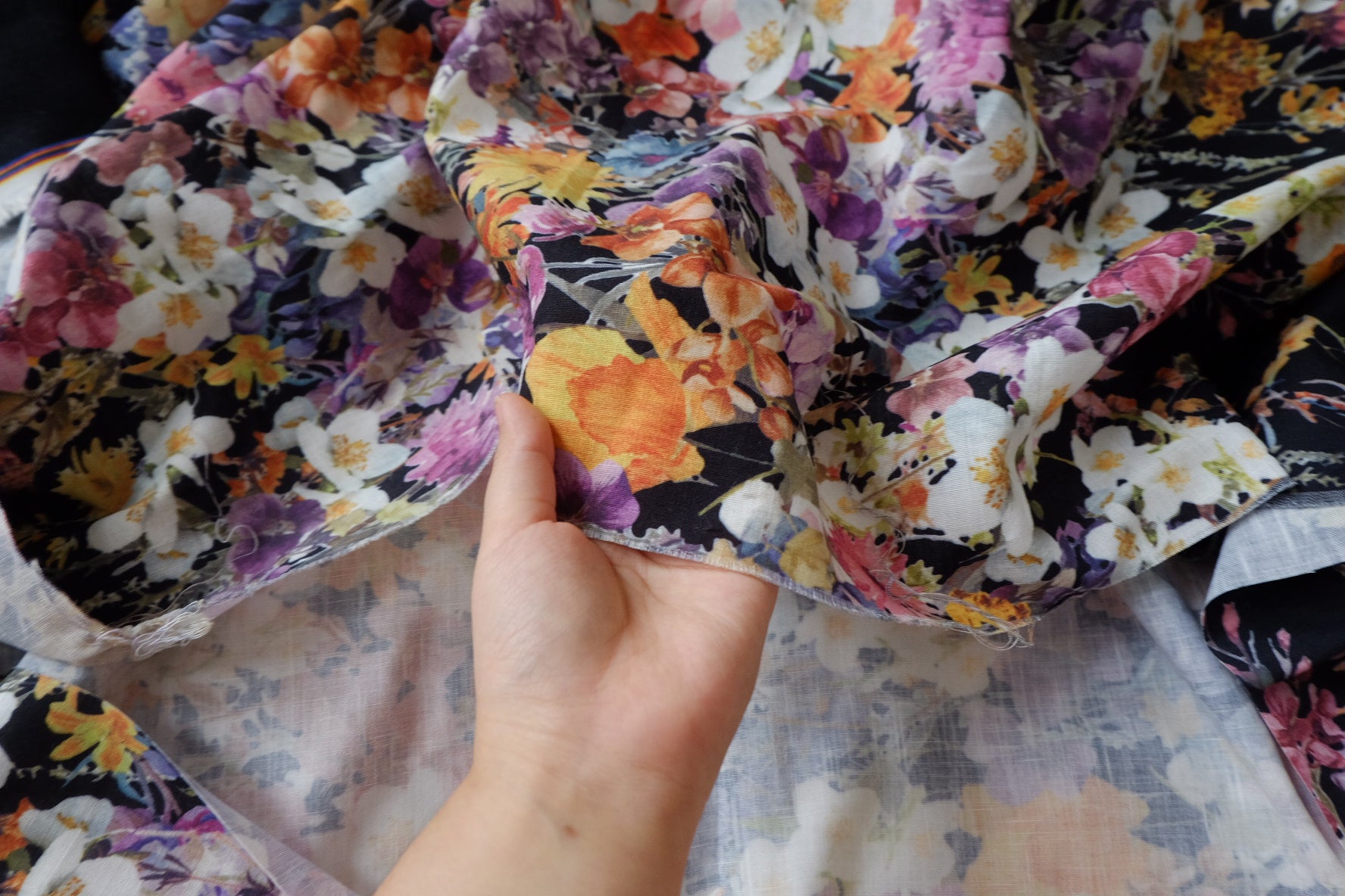 Dramatic Floral Border Linen-Cotton Fabric — 1.64 yd