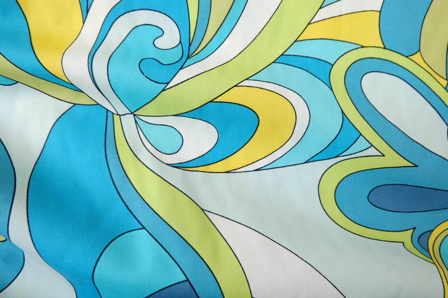Bold Retro Print Cotton Fabric, 2.19 Yards