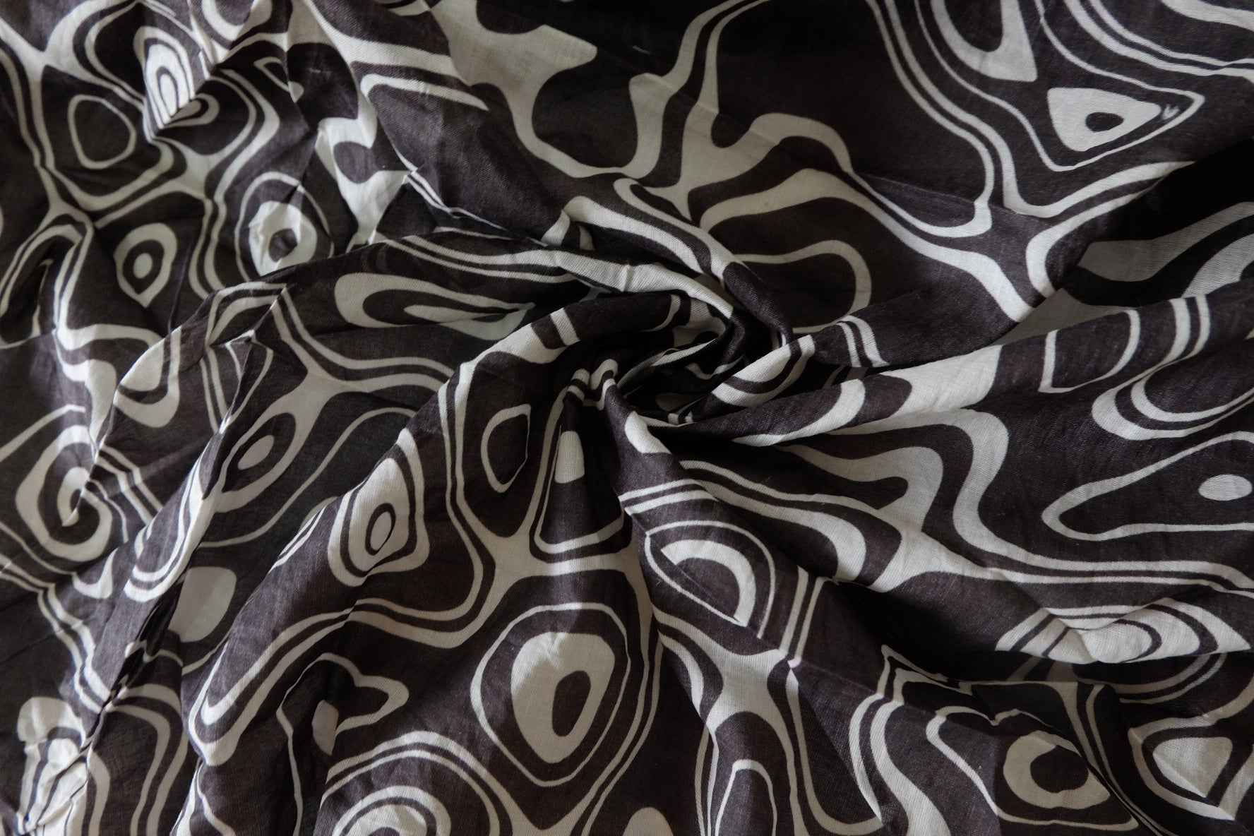 Black Abstract Lightweight Cotton Linen — 1.31 yd