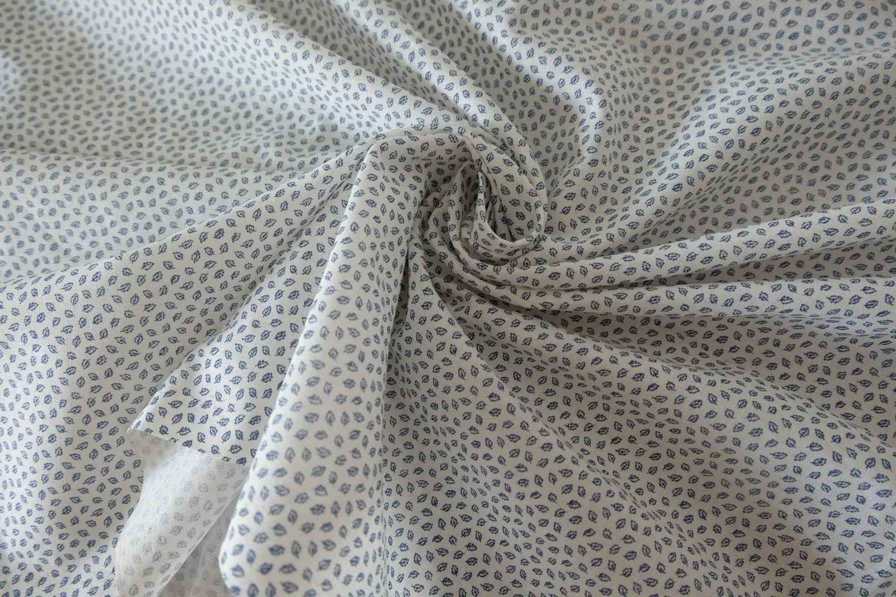 Tiny Blue Leaf Linen Cotton Blend — 2.19 yd