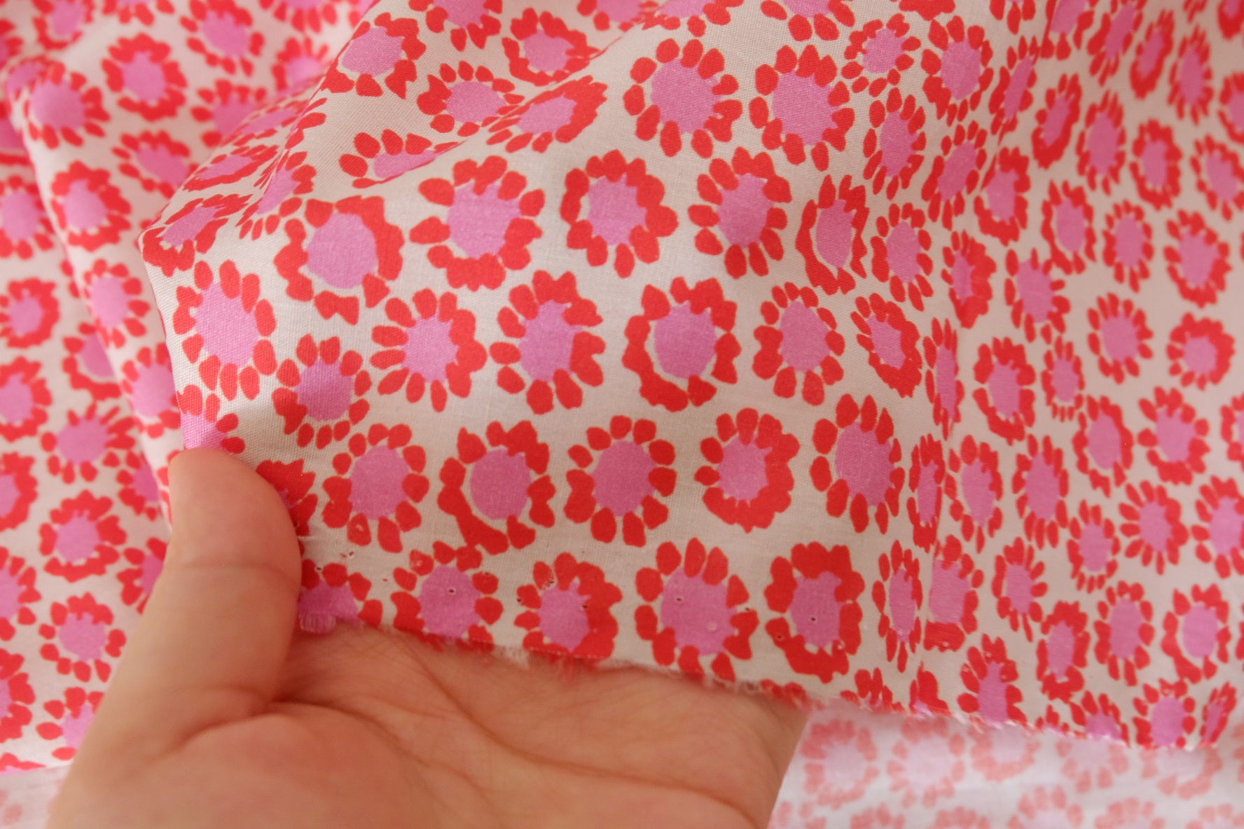 Retro Red Pink Floral Cotton Fabric – Soft Lightweight Cotton – 1.6 yd