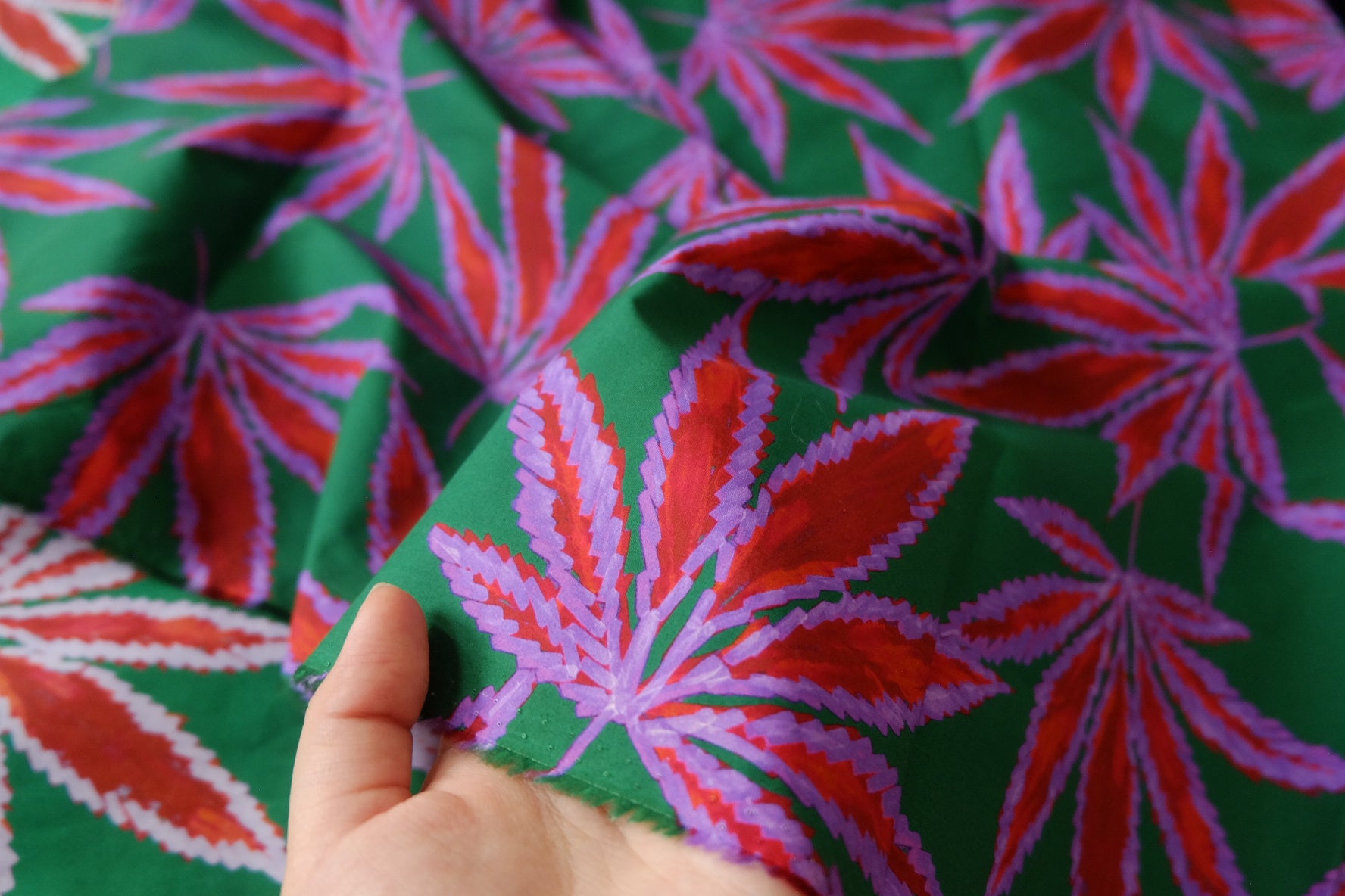 Bold Maple Leaf Print Cotton Poplin Fabric 2.2 Yards